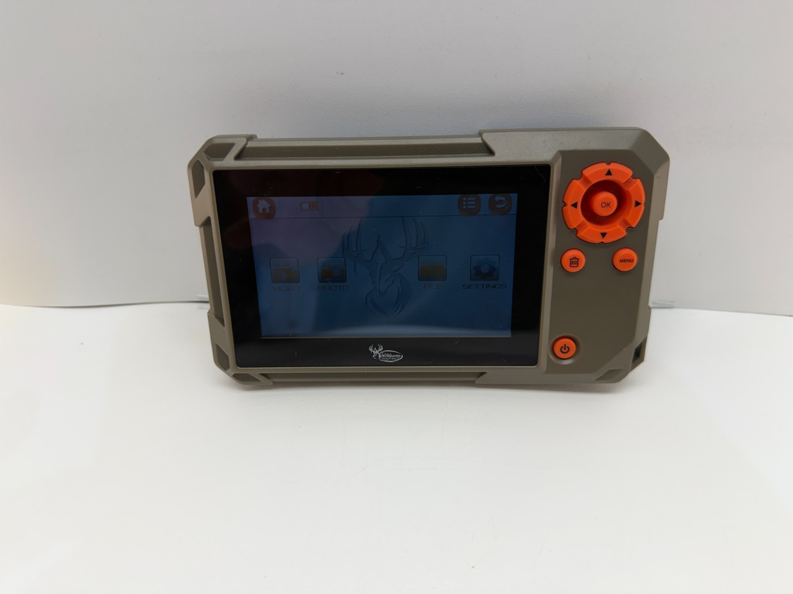 Wildgame Innovations Trail Pad Swipe VU60W44-21 4.3" Touch Screen SD Card Viewer