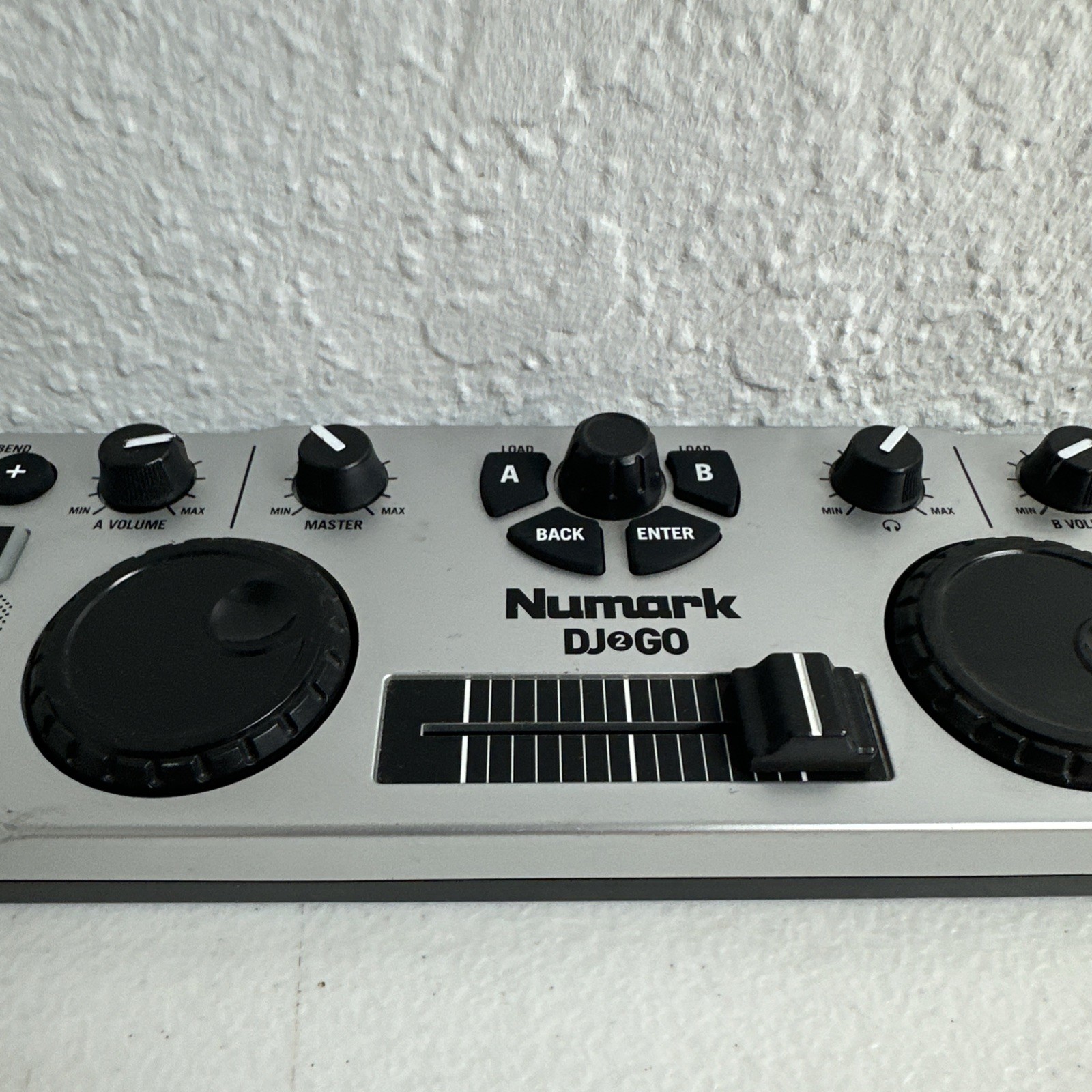 Numark DJ2GO Ultra Portable MIDI Capable Silver DJ Controller USB for Mac/PC
