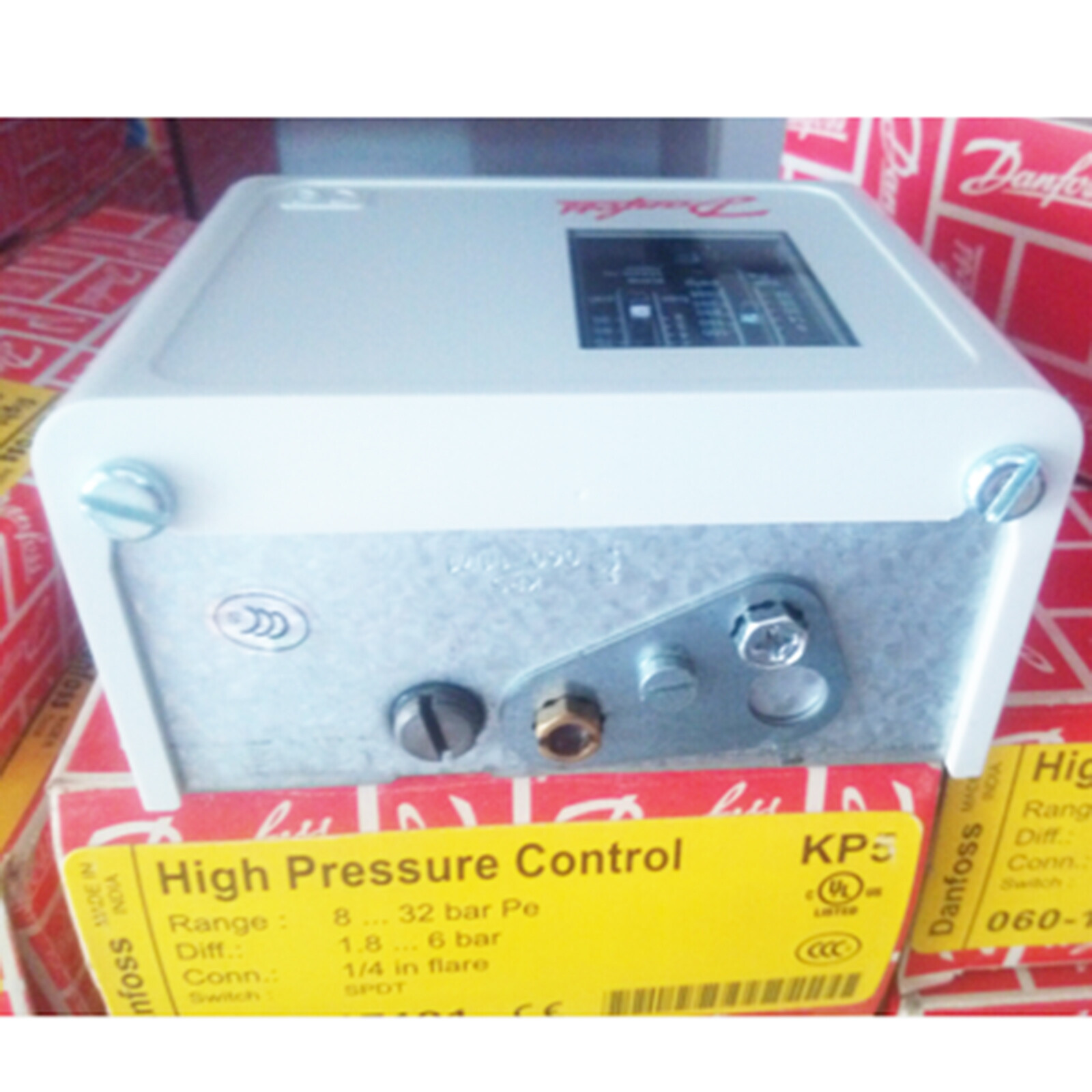 DANFOSS 060-110391 Pressure Controller New