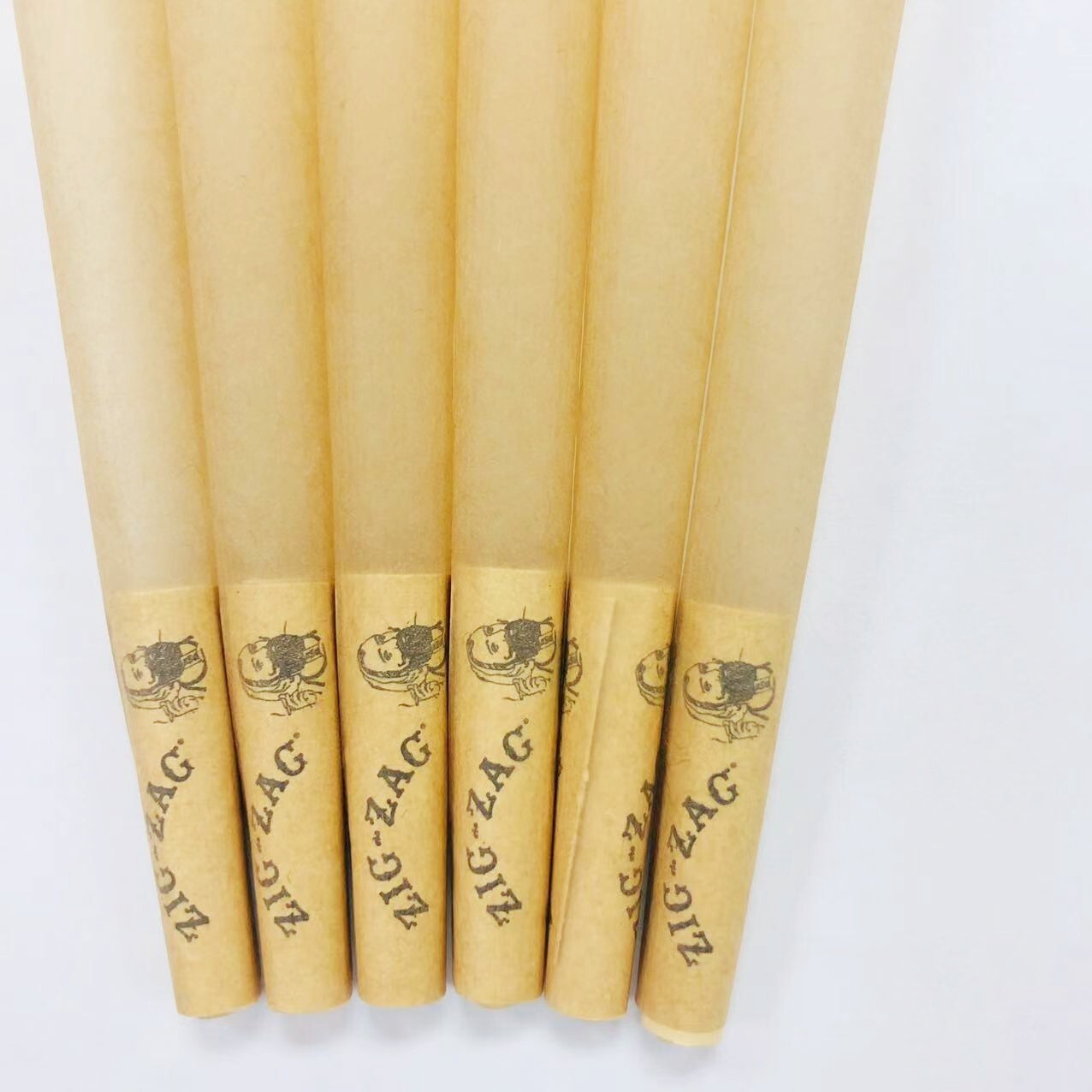 Zig-Zag® Unbleached Paper Cones 1 1/4 Size 200 Pack & Three Tree Case US Ship
