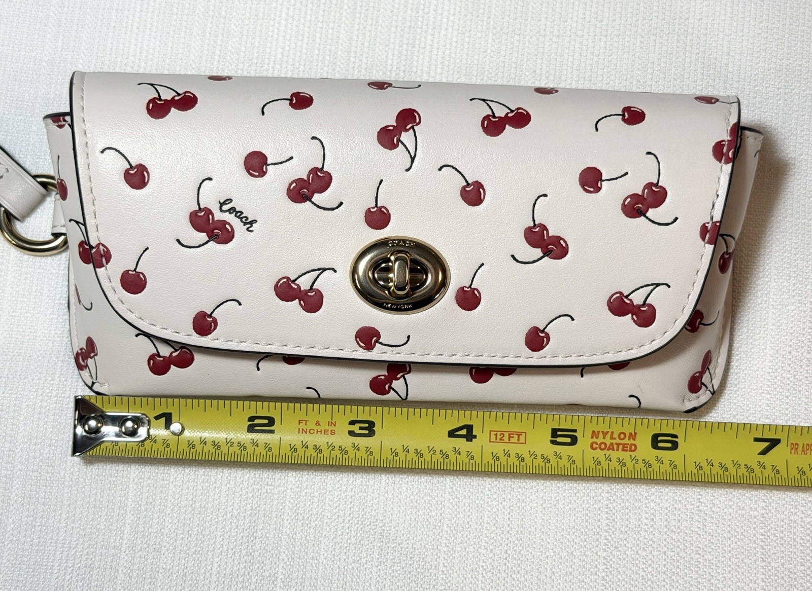 COACH Turnlock Sunglass Case 🍒 Cherry Print - Gold/Chalk Multi - NWT CFA49