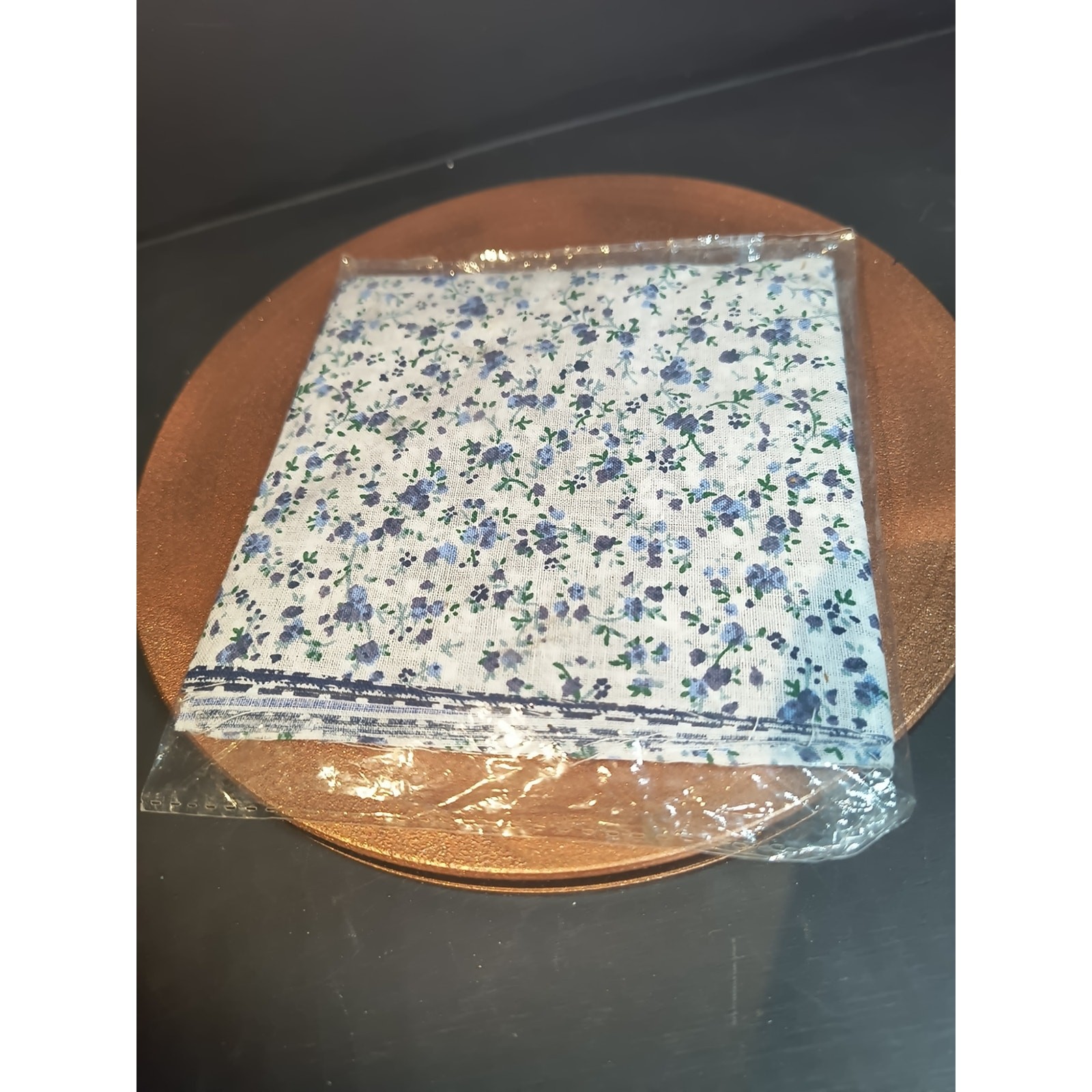 1335.  Fat Quarter Quilt Fabric Blues
