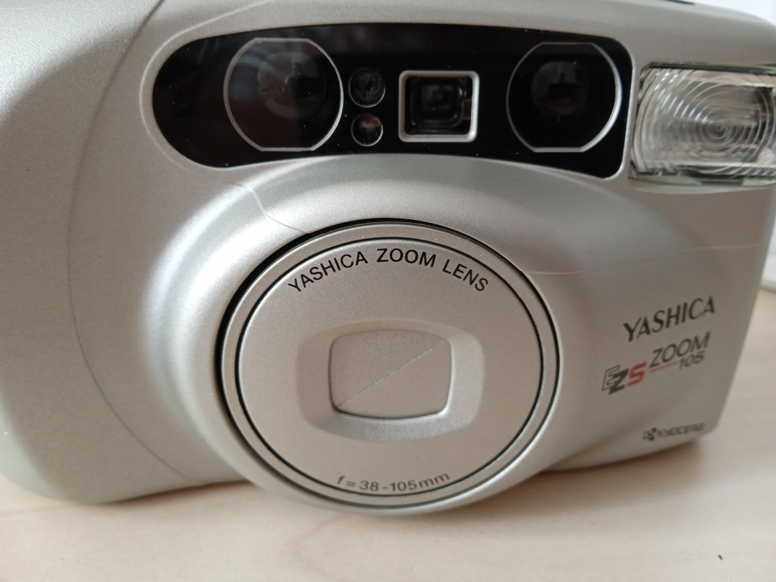 Yashica EZS Zoom 105 35mm Point & Shoot Camera with  Strap TESTED