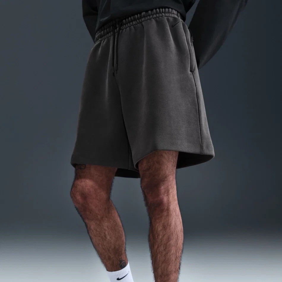 Men’s Sz L Nike Sportswear Tech Fleece Shorts Light Army Black HJ0692-010 $155