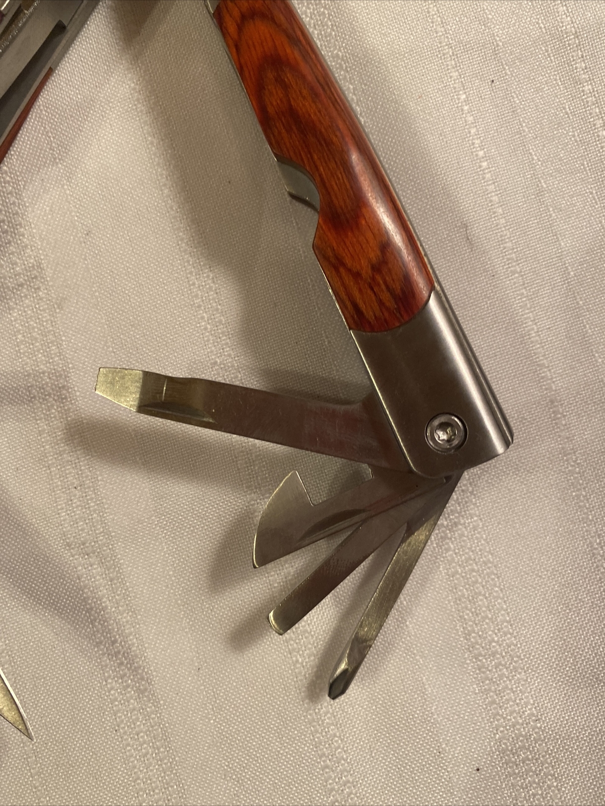 Multi-Tool Knife by Elk Ridge pliers pocket knife