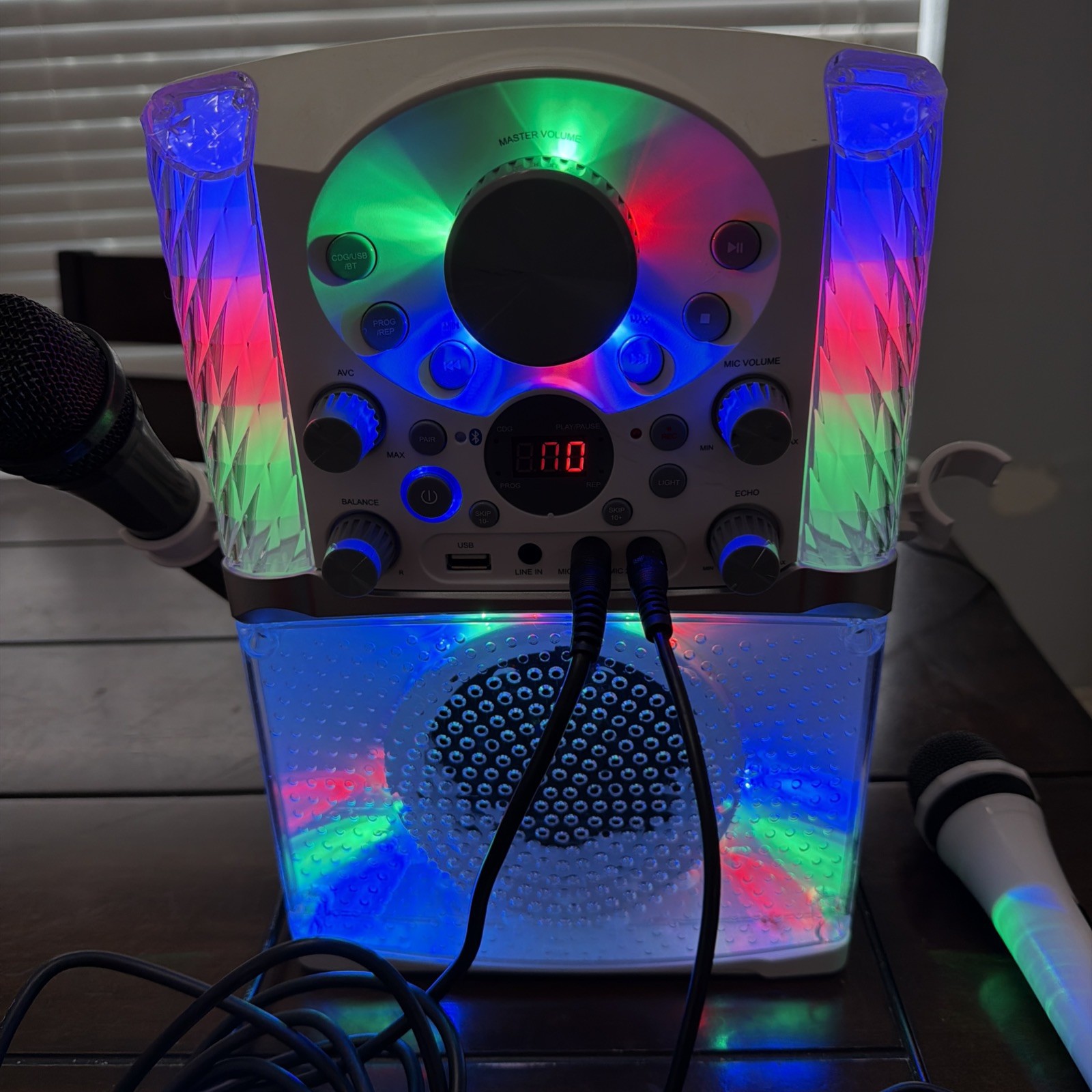Singing Machine SML625BTWD Bluetooth Karaoke System * Mic 2 not working *