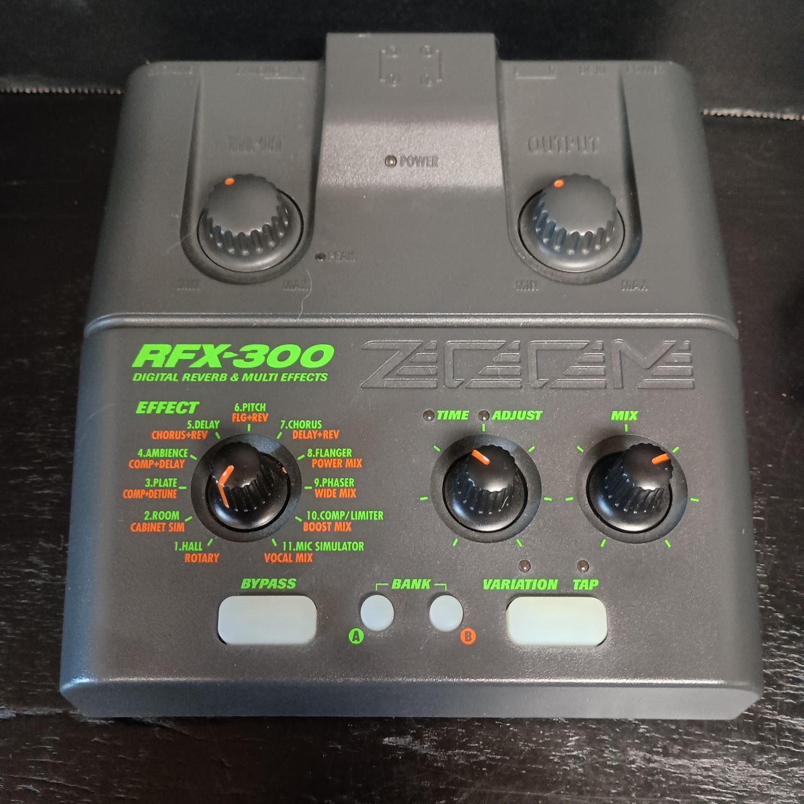 Zoom RFX-300 Digital Reverb & Multi Effect Processor Tested Works