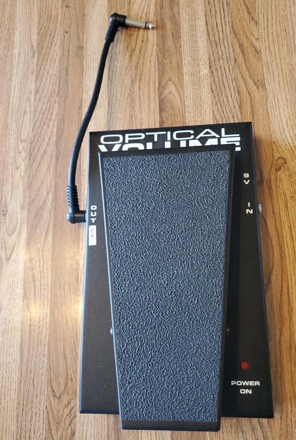 Morley EOV Optical Volume Pedal for Guitar Bass W/ Short Patch Cable Bundle