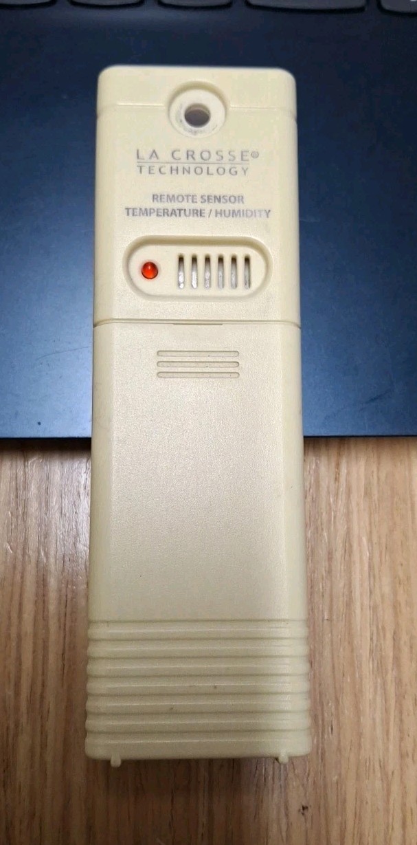 TX141TH-BV3 La Crosse Technology Wireless Temperature & Humidity Sensor