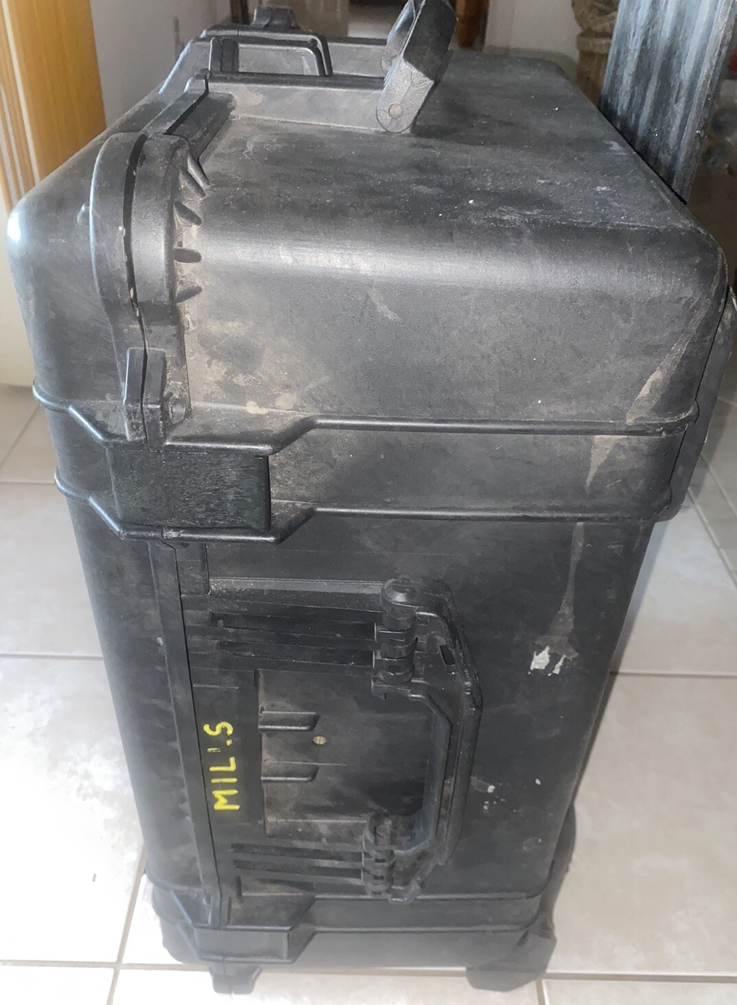 Pelican 1610 Case Rolling Wheels With Handle