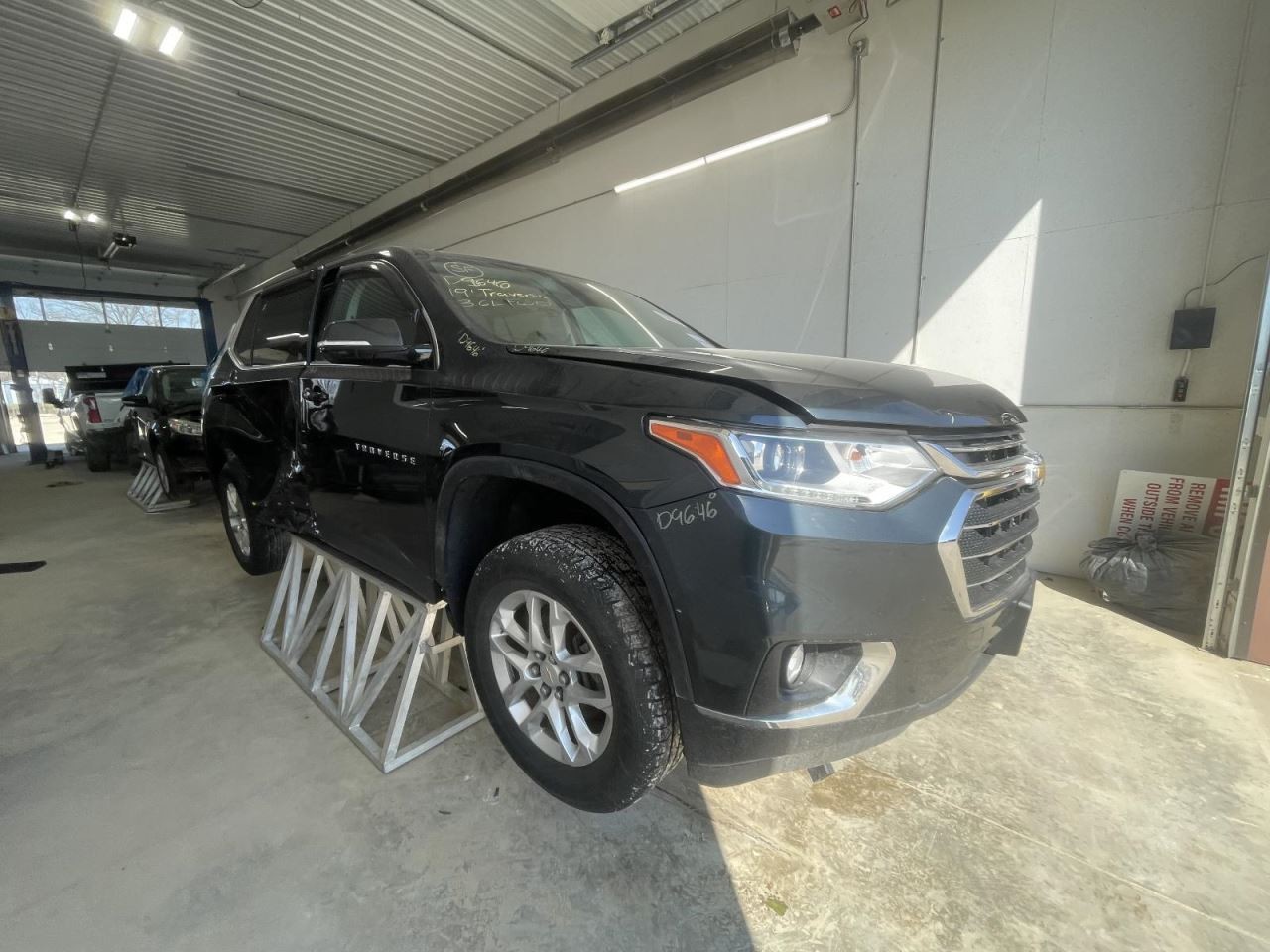 TRAVERSE 2019 Air Shutter 1061607