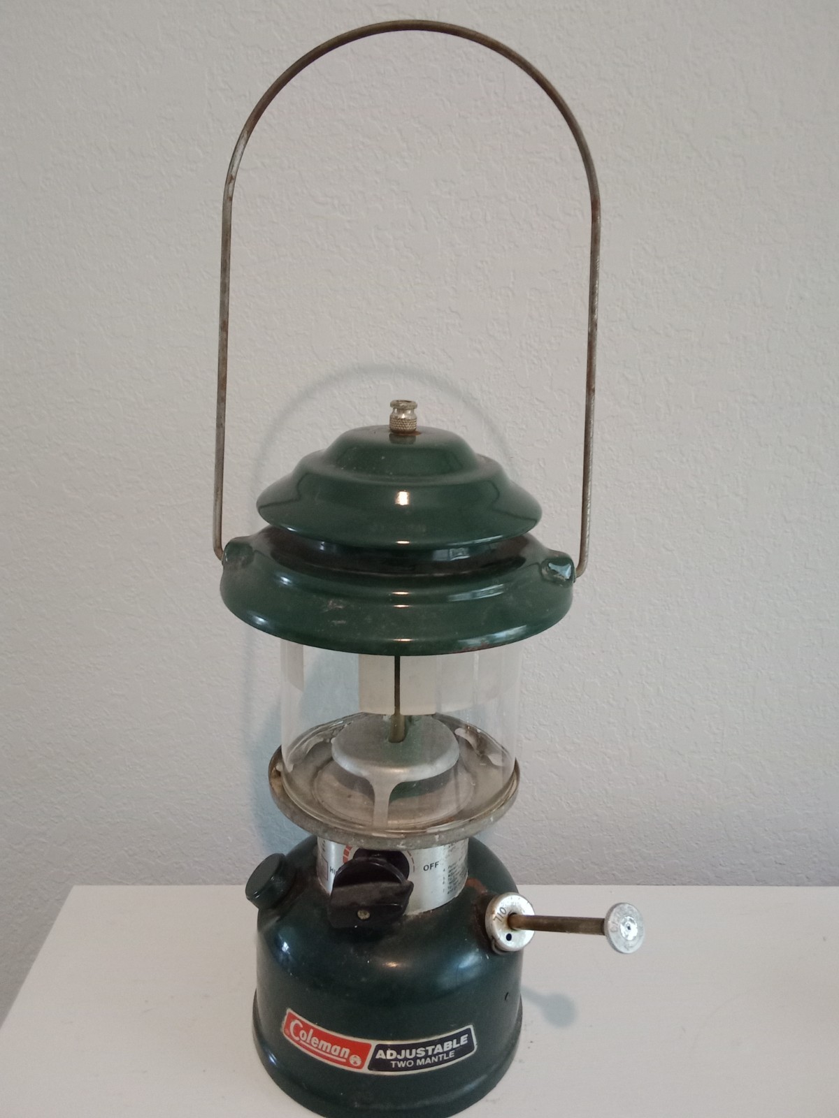 Coleman Adjustable Lantern 2/1987 with two Mantles Green  288A700