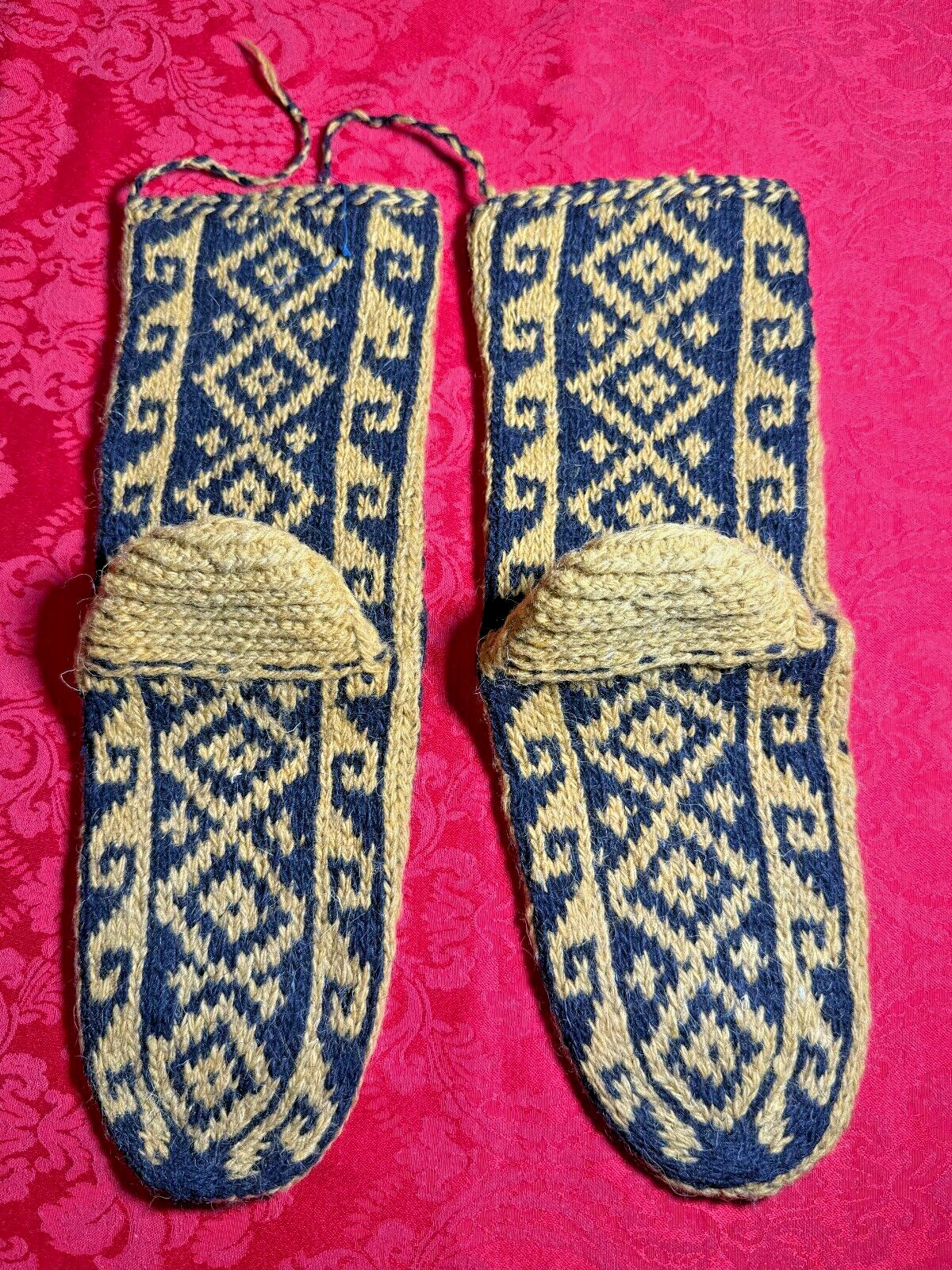 Estonian Hand-Crafted 100% Wool Knit Socks Traditional Folk Women Size 6-8 NEW