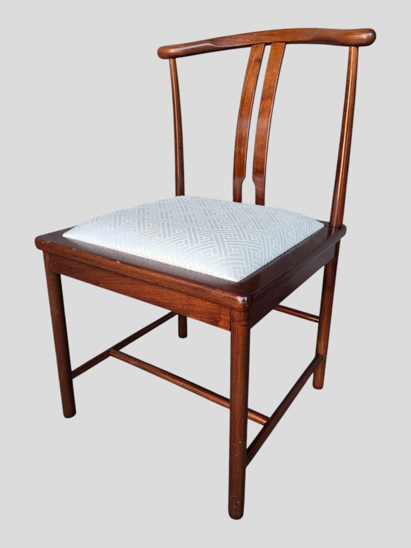 Mind Dynasty style rosewood chair