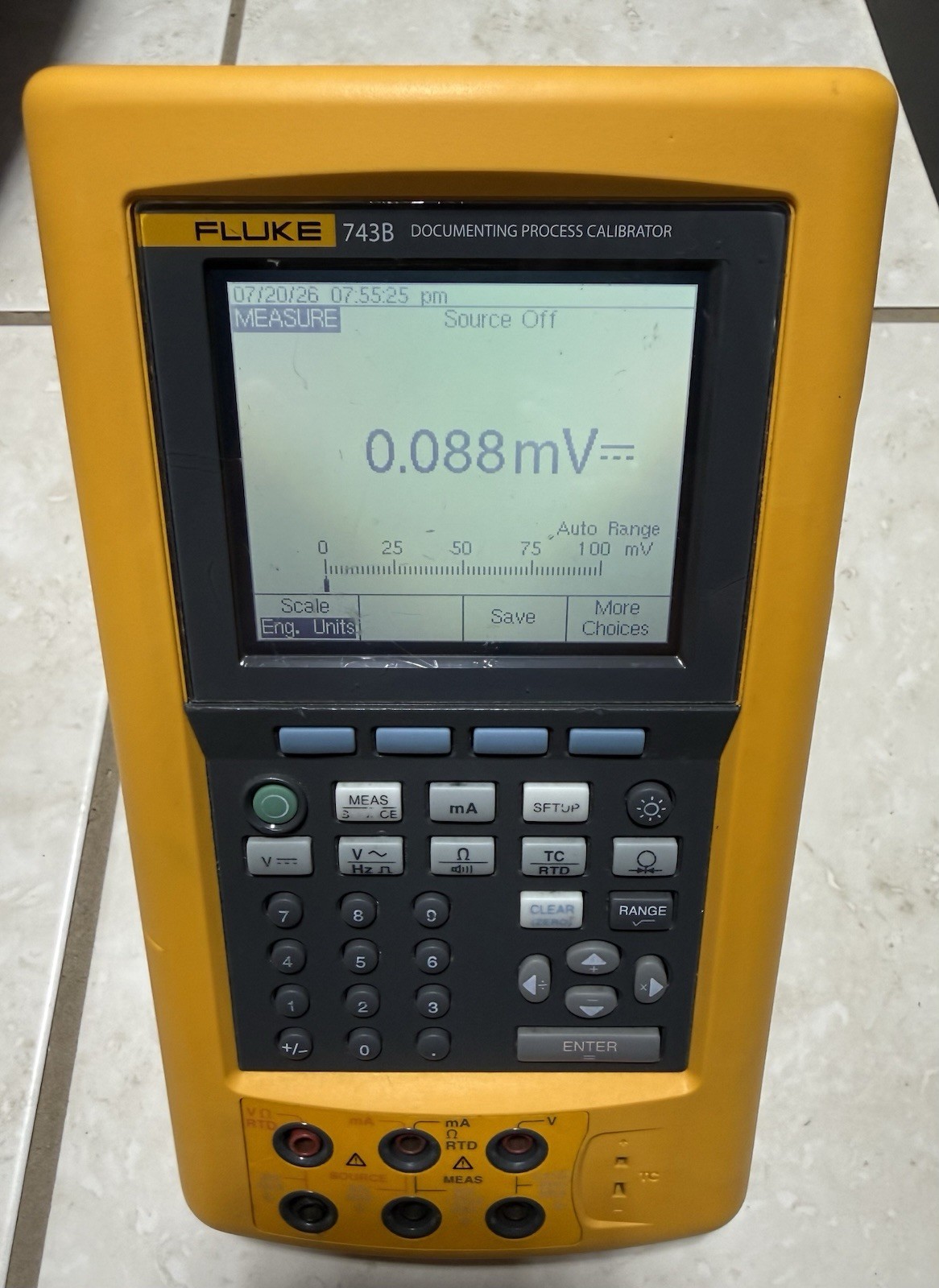 Fluke 743B Documenting Process Calibrator - Meter & Battery - No Charger