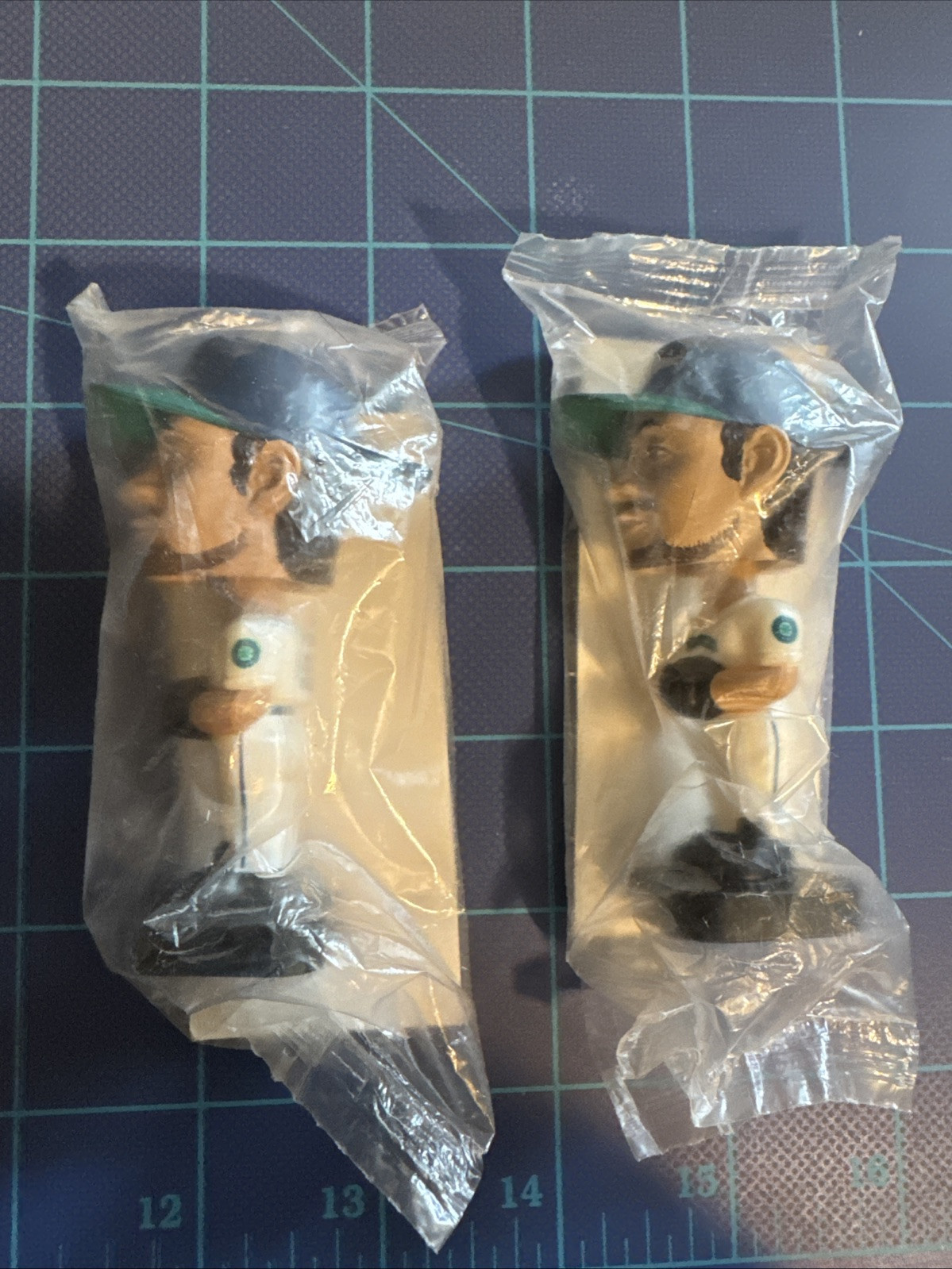 2 Ichiro Suzuki, Mini Bobble Head, Mariners, 2002 Post Cereal , unopened Clean