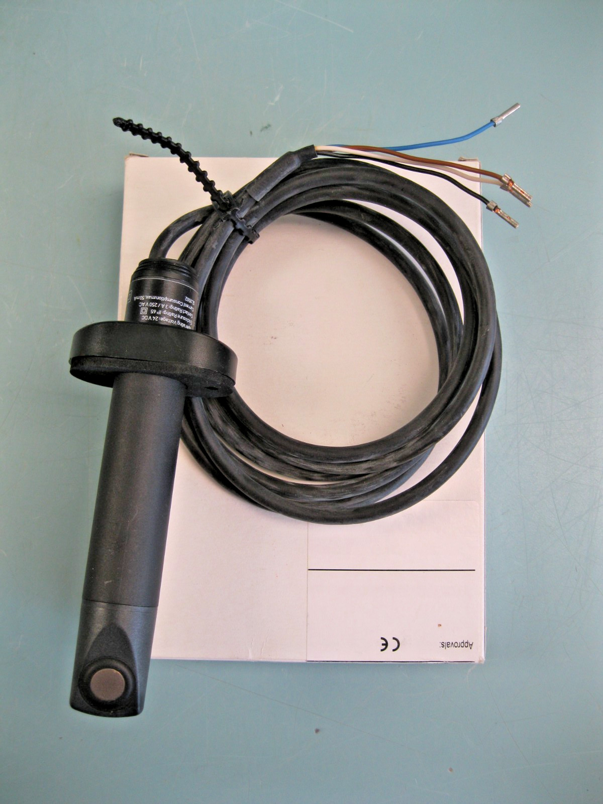 NEW Dwyer AVFS-2 Adjustable Thermo-Anemometer Flow Switch 24 VDC F3