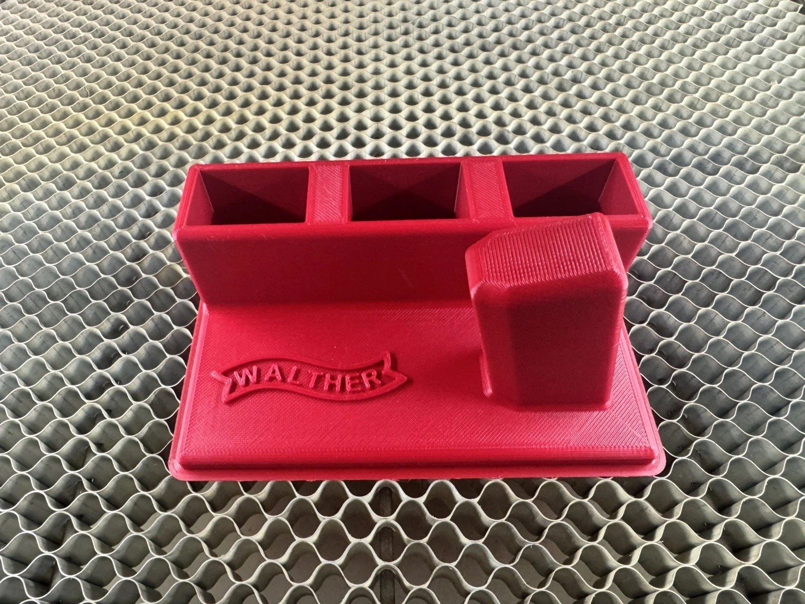 Walther PDP / PPQ Display stand w/3 magazine holders Valiant Red US MADE*