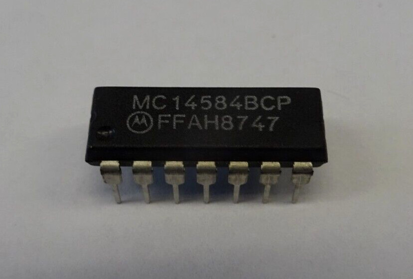 MC14584BCP Hex Schmitt Trigger, DIP IC Lot of 2