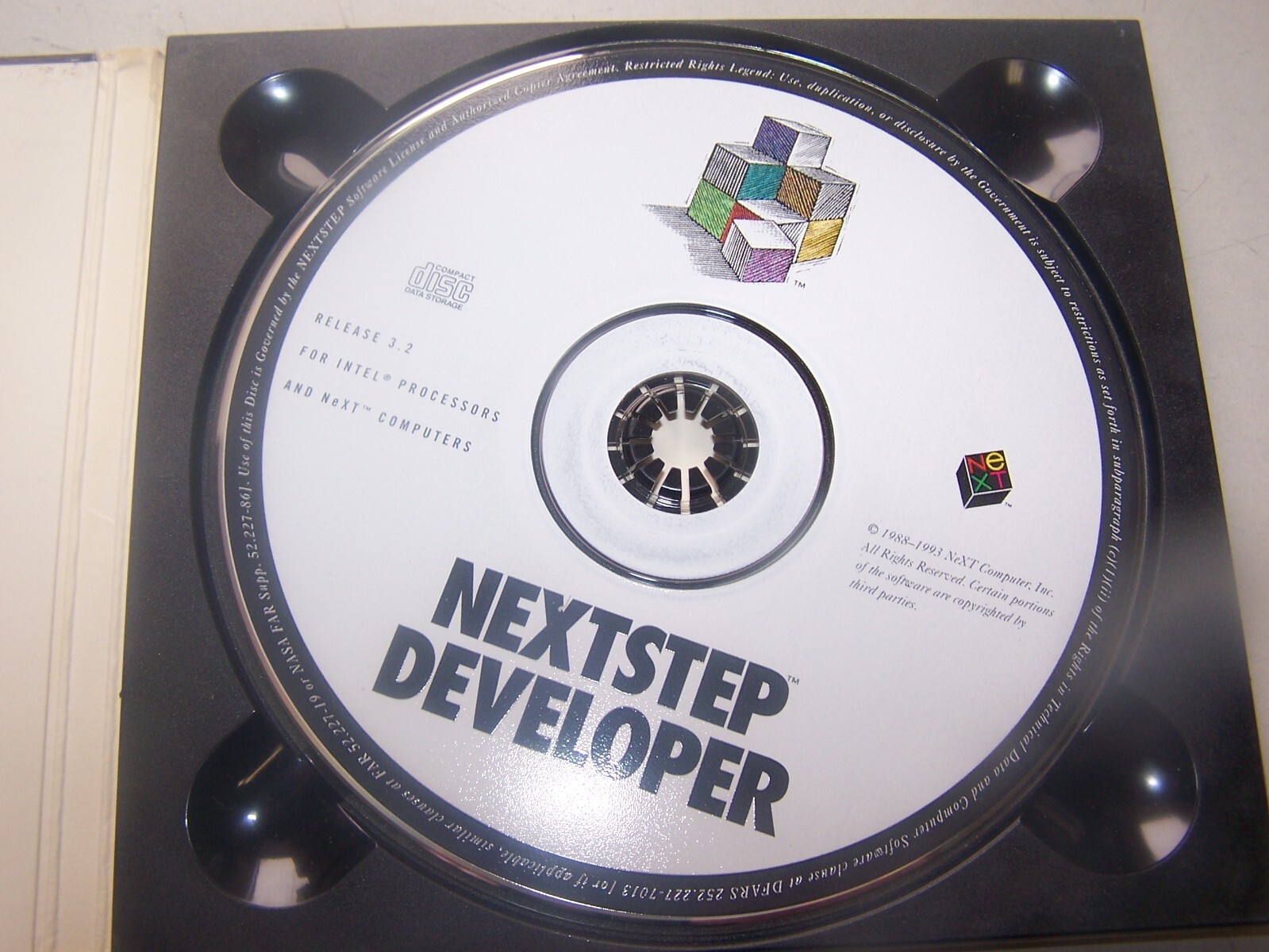 CLEARANCE - NeXTStep Release 3.2 & NeXTStep Developer 3.2 Software