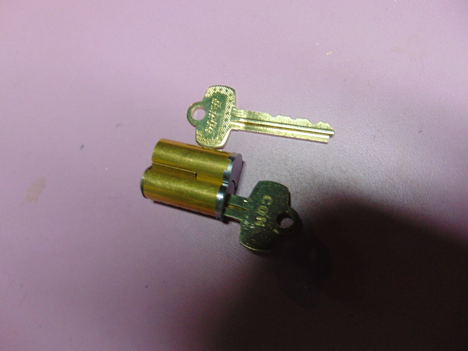 1 - BEST LOOK ALIKE  C BLANK CORES  PIN  7 PIN  1 KEYS AND 1 CORE    LOCKSMITH