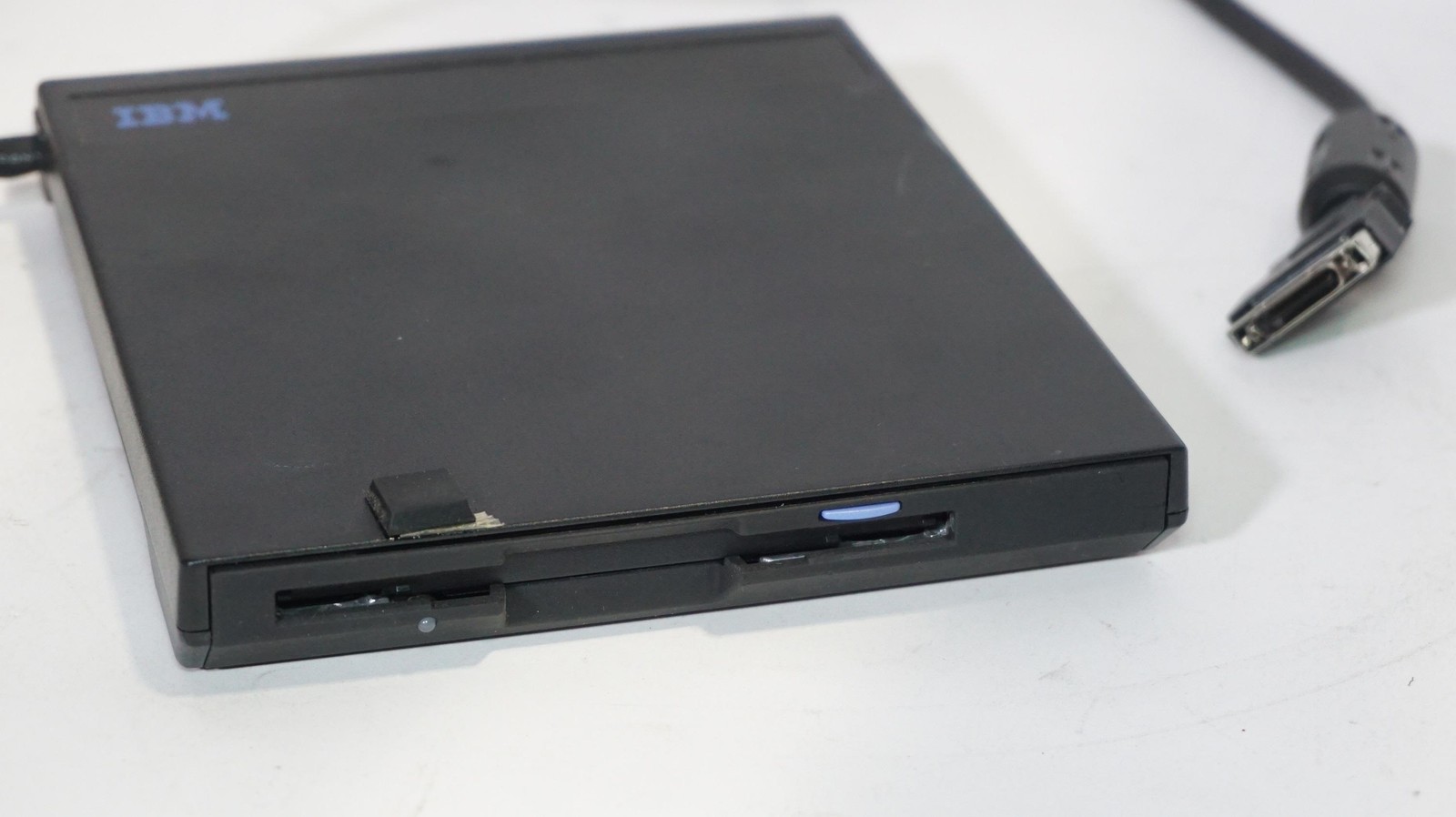 IBM THINKPAD 05K2643(05K8805) EXTERNAL CARRIER W/ 3.5” FLOPPY DISK DRIVE 05K8874