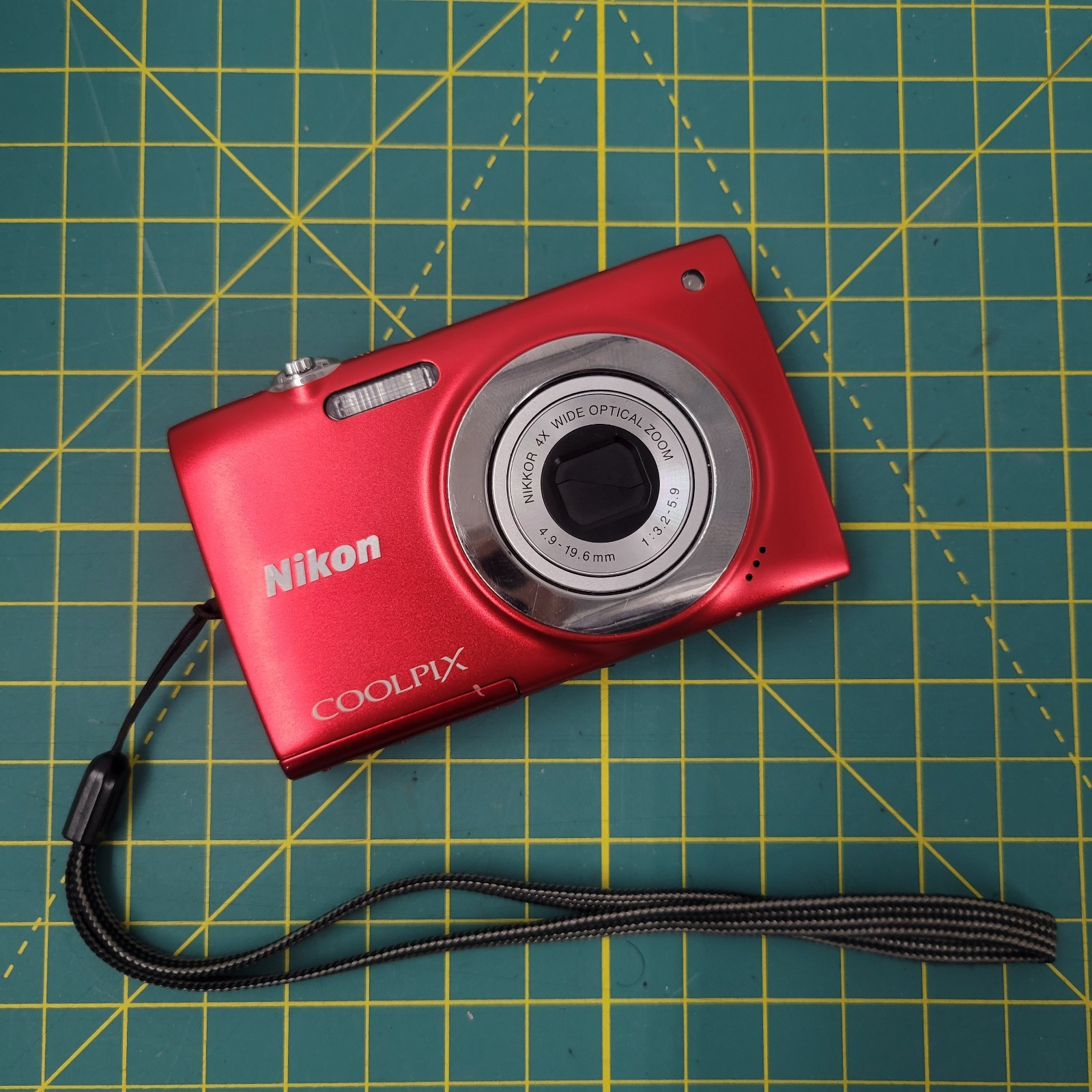 Nikon Coolpix S2550 Camera Red Wide Optical Zoom 12MP Tested No Battery Tested