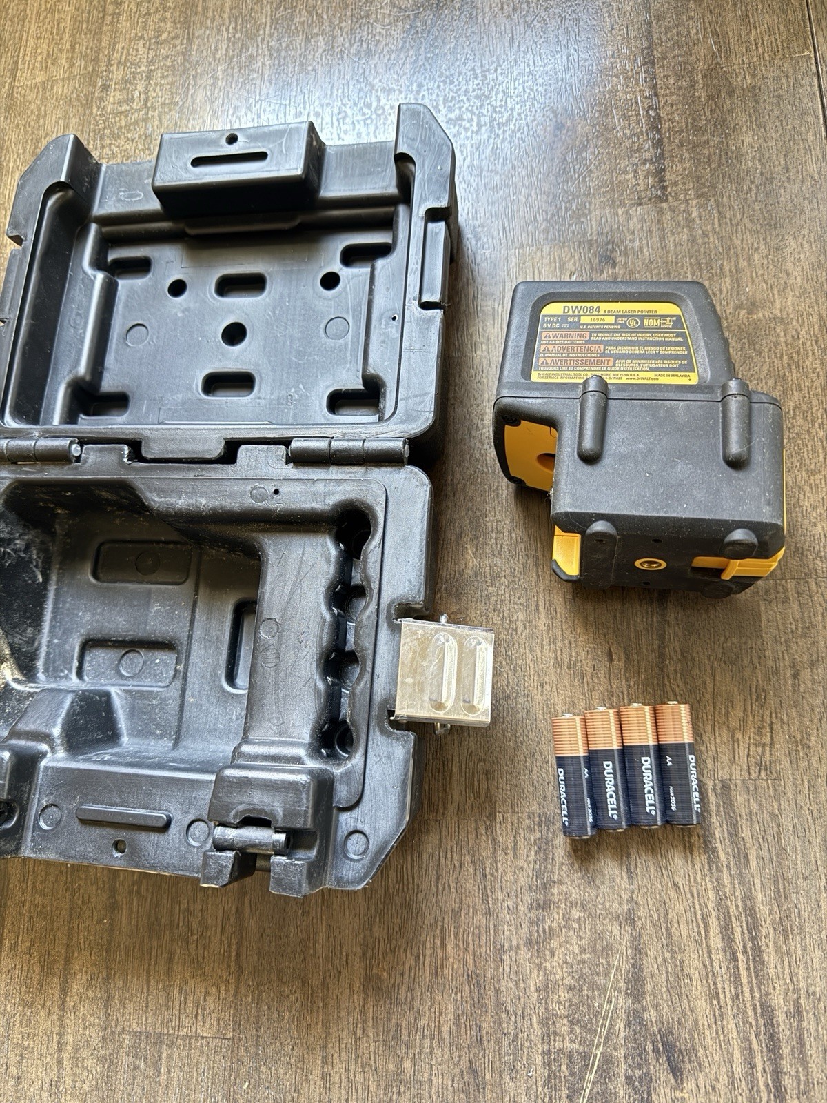 Dewalt DW084K Self Leveling 4 Beam Battery Operated Red Laser