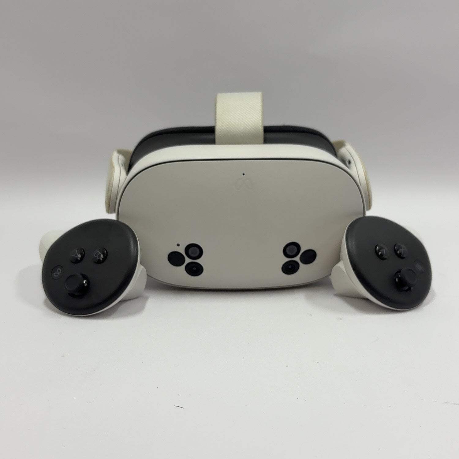 Meta Quest 3S 128GB Standalone All-in-One VR Headset P97