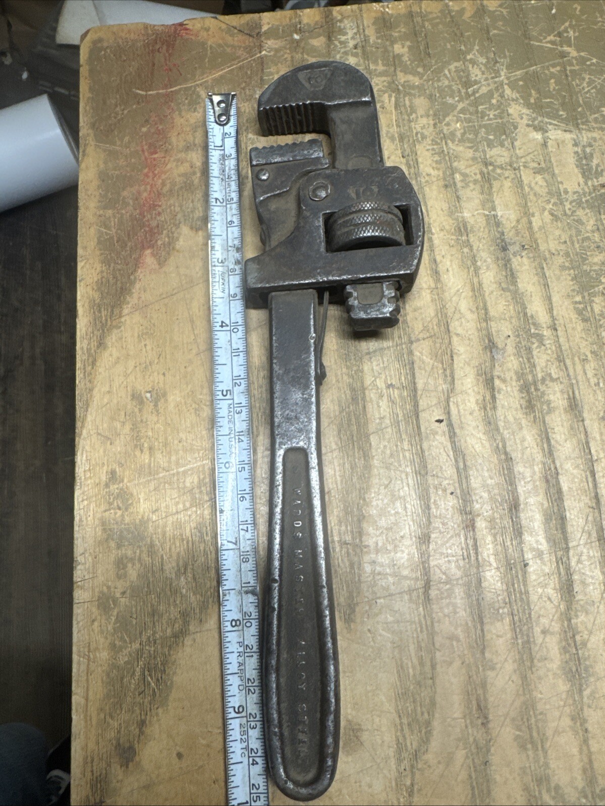 Vintage WARDS USA MASTER Drop Forged Alloy Steel Pipe Wrench 10" 22JS2264-D16