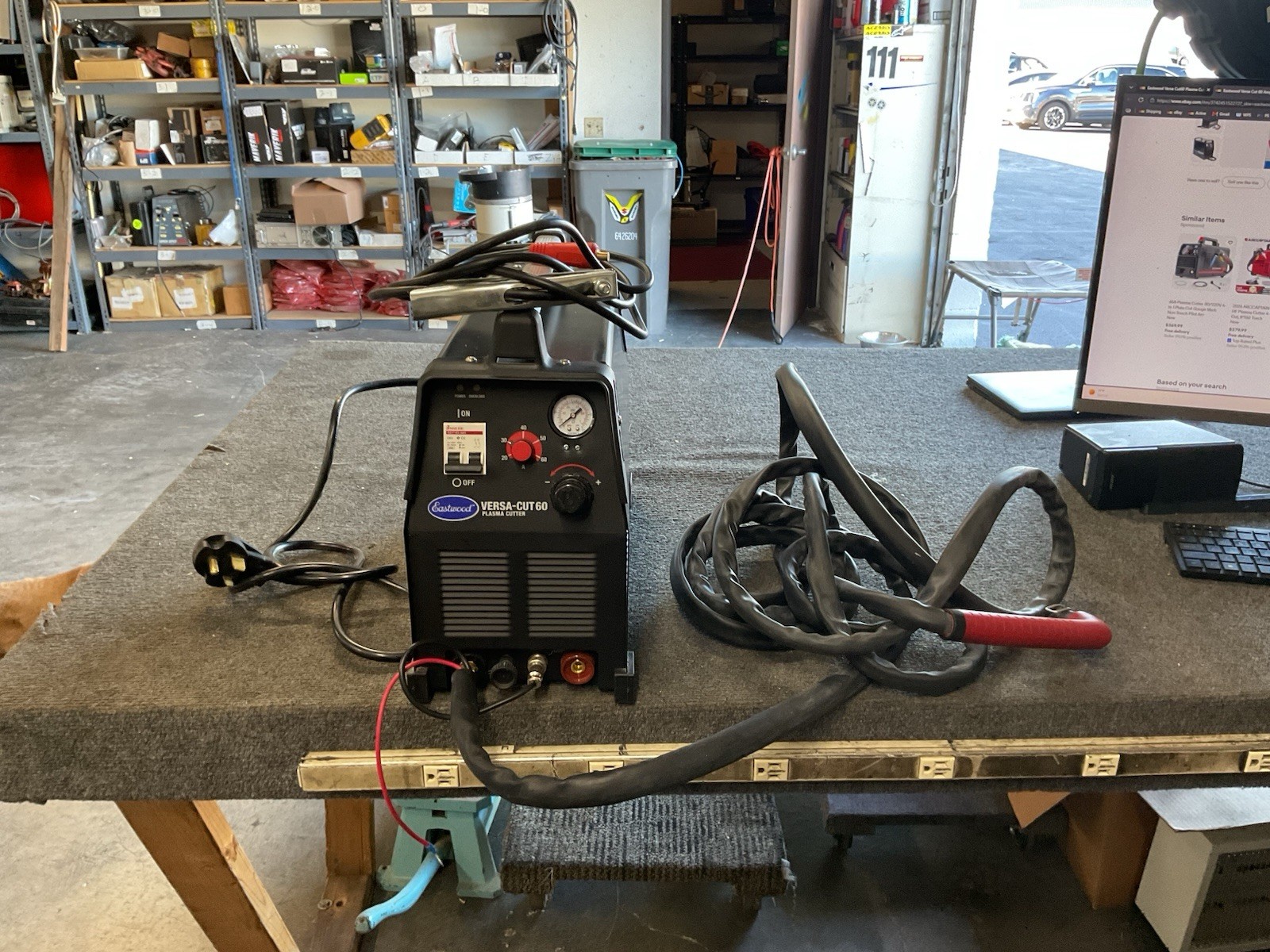 Eastwood Versa Cut 60 Amp Metal Plasma Cutter 120/240V W/ Torch 30/60 AMP