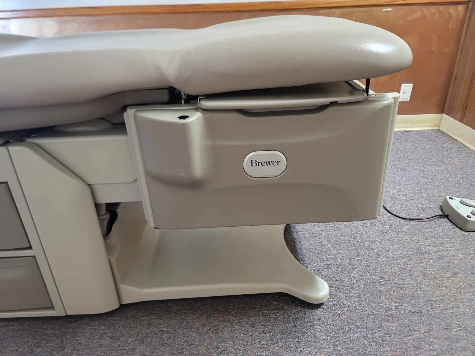 Brewer 6501 Access High-Low Exam Table