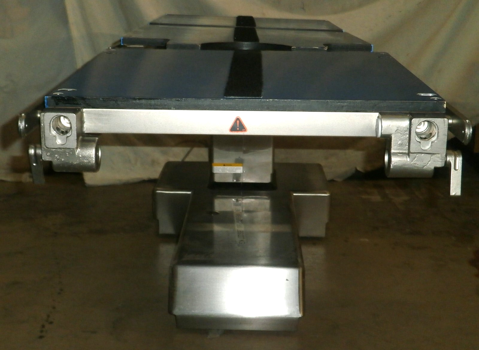 Midmark 7100 Surgical Table Max Weight 500 lbs