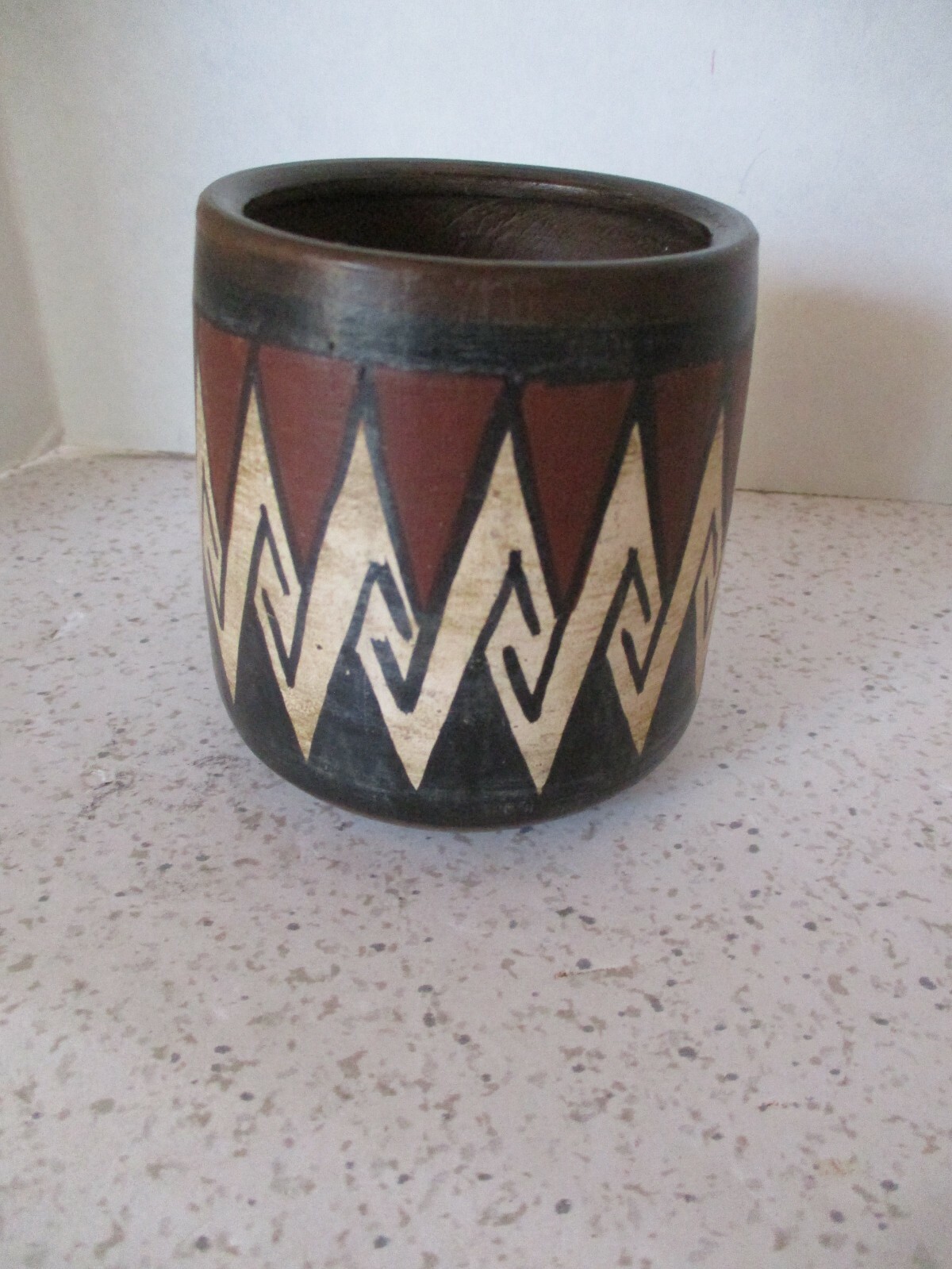 VINTAGE, POTTERY PLANTER, GEOMETRIC PATTERN, MARKED CHILE, HANDCRAFTED, 3 1/4" H