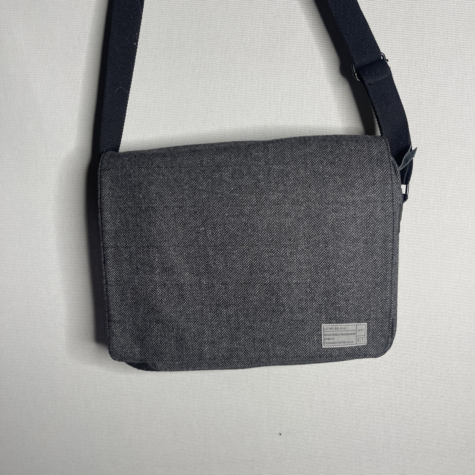 HEX messenger bag, HEX Briefcase, Laptop bag, Electronic travel Bag Excellent.