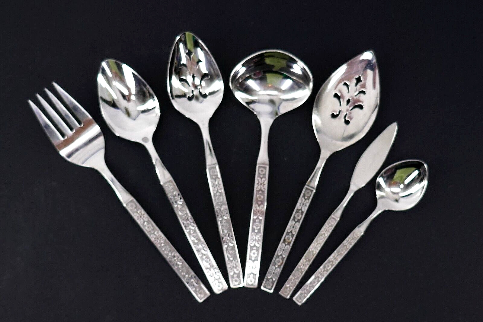 7 Pc ONEiDA DiSTiNCTiON DELUXE HH CAPRi SERViNG FLATWARE HOSTESS SET