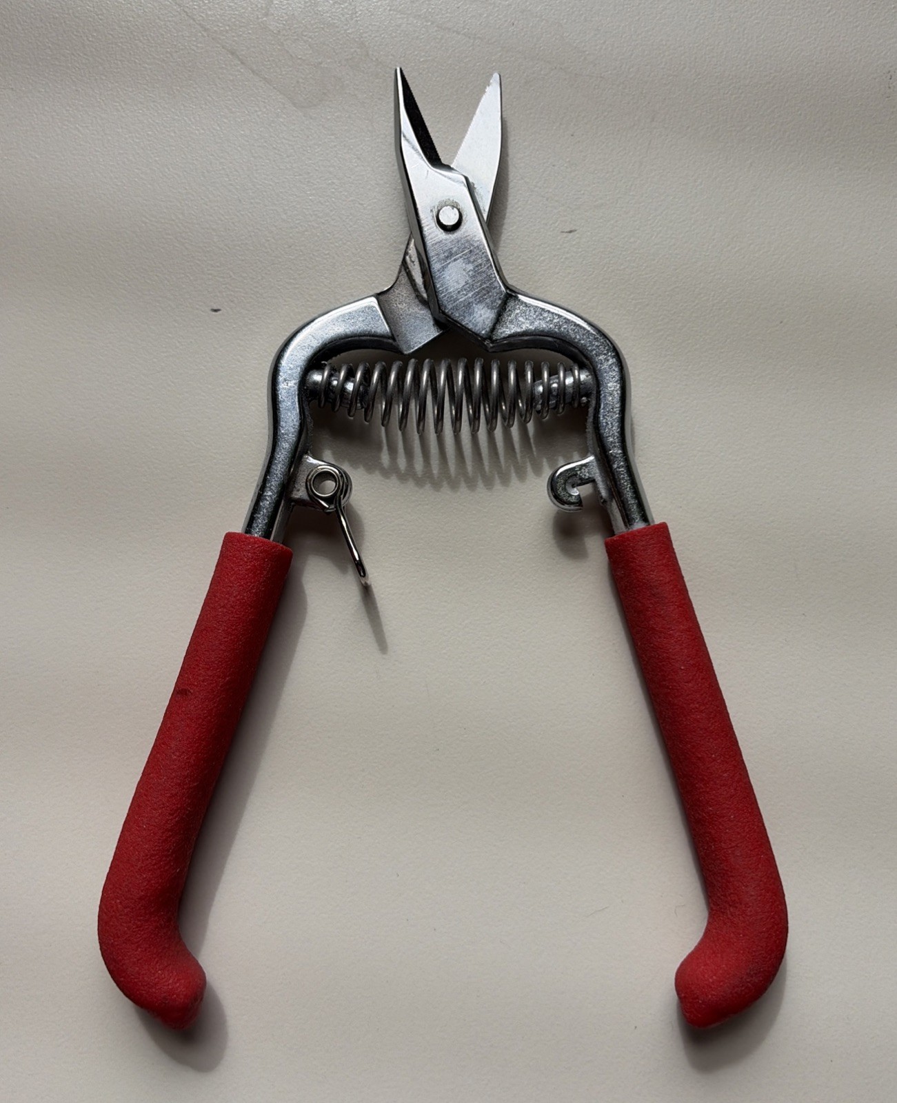 Clauss 86 1/2 Wire Cutter with Red Covered Handle Very Nice