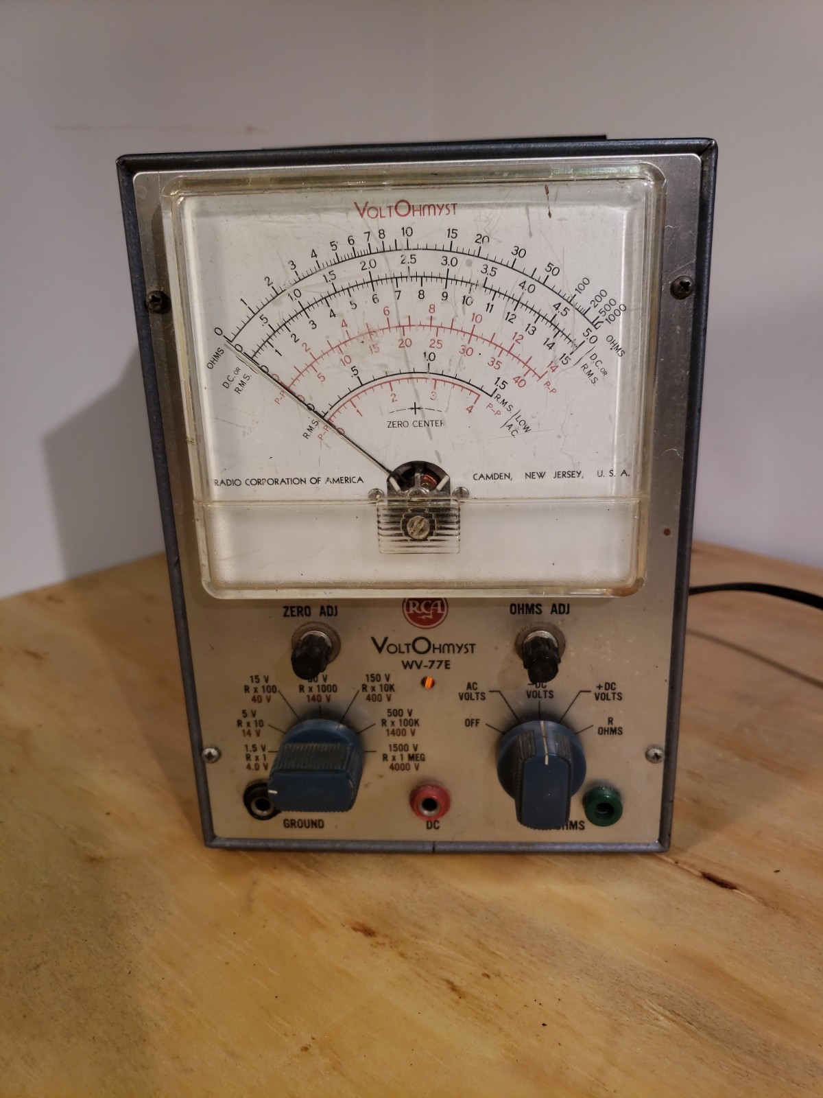 RCA VoltOhmyst Test Meter Model WV-77E DC AC Volt Ohm Multi Meter