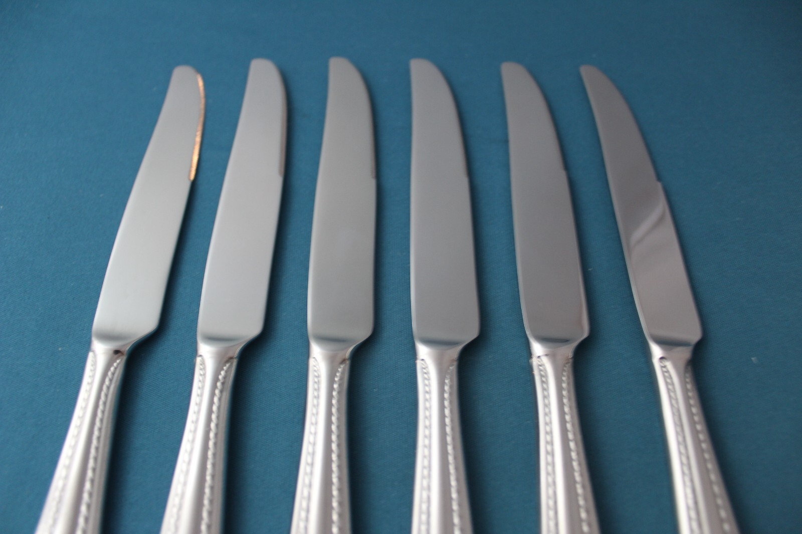 Oneida FLOURISH Dinner Knives Solid (Set of 6) China LIGHT USE 9 1/2"