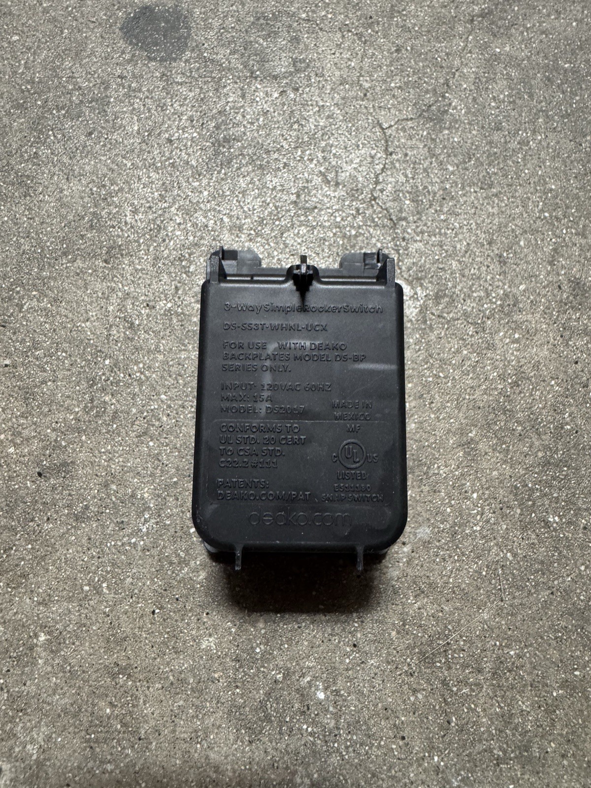 Deako Simple Rocker Switch (Single-Pole & Multiway) DS2017