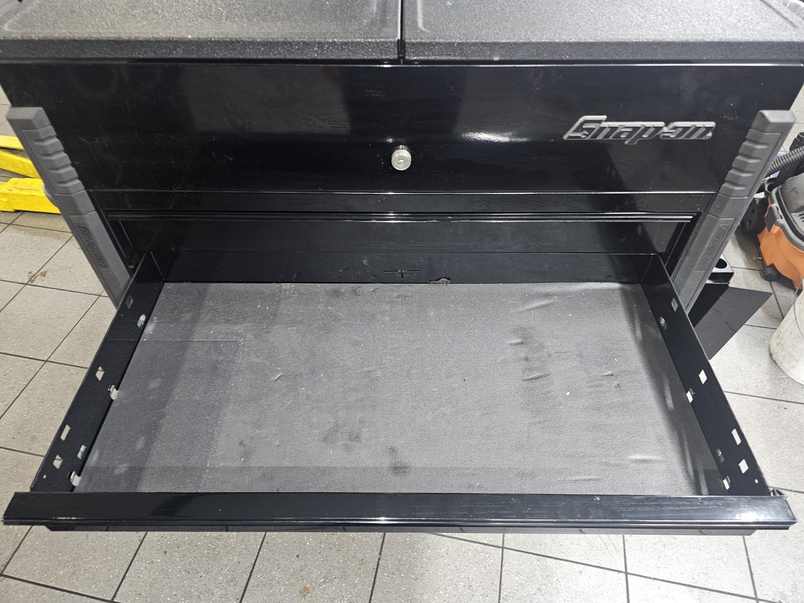 Snap On Tool Box 40 Inch Wide Split Sliding Lid Model KRSC430ABFI7