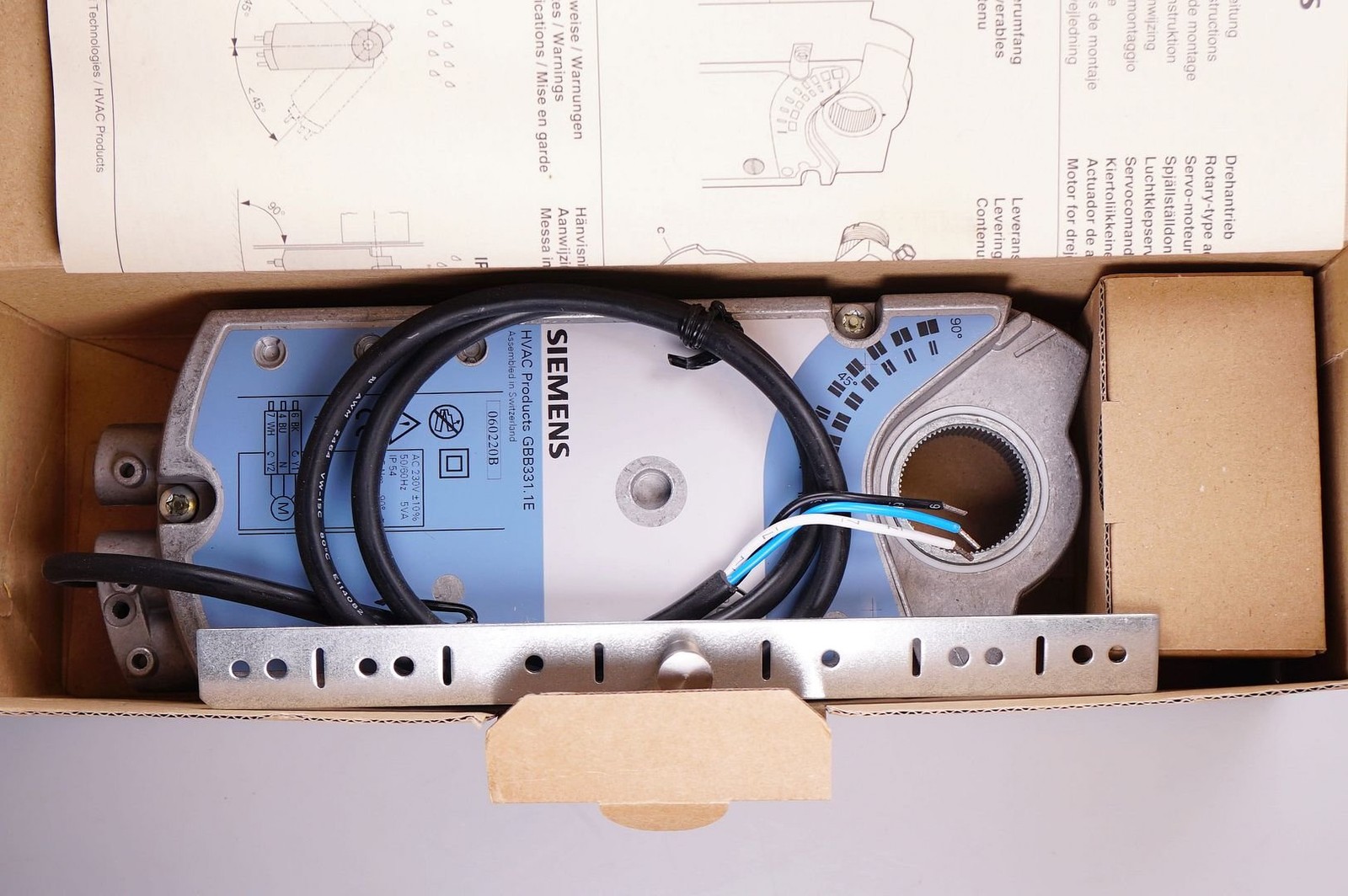 SIEMENS GBB331.1E Air Damper Rotary Actuator, AC 230V, 3-Point, 25Nm, 150s