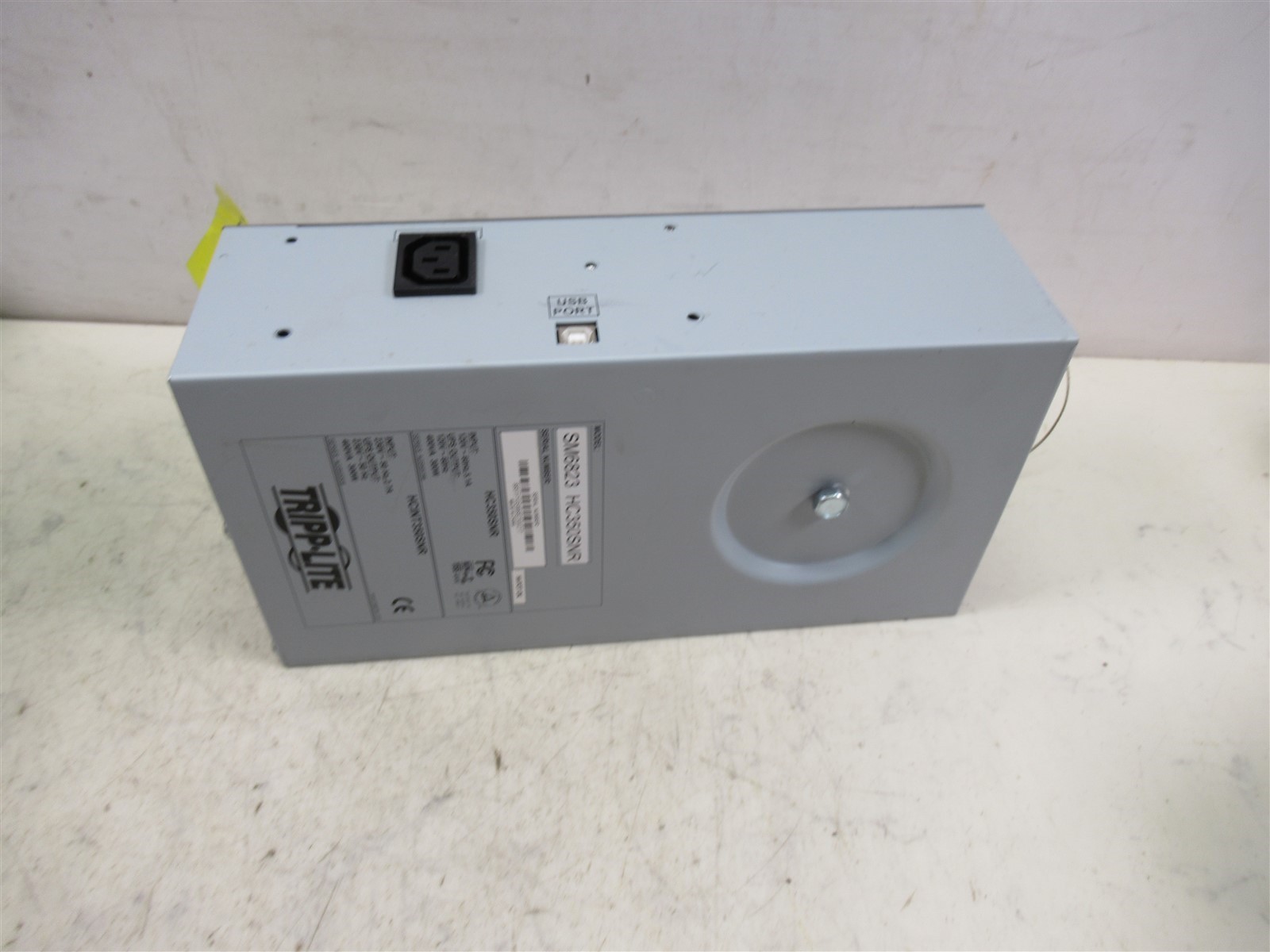 Tripp-Lite SM6823 HC350SNR UPS Inverter/Charger Medical Cart