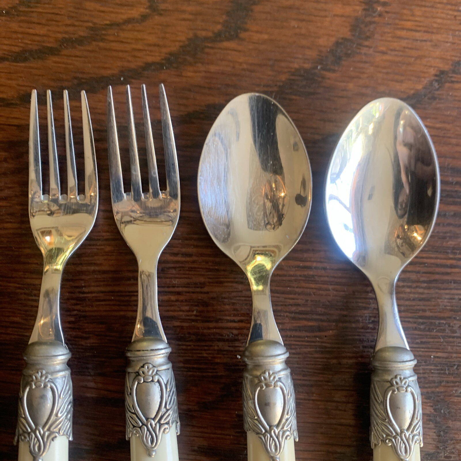 Home Essentials Renaissance Bone Stainless Steel Flatware 2 Salad Forks 2 Spoons