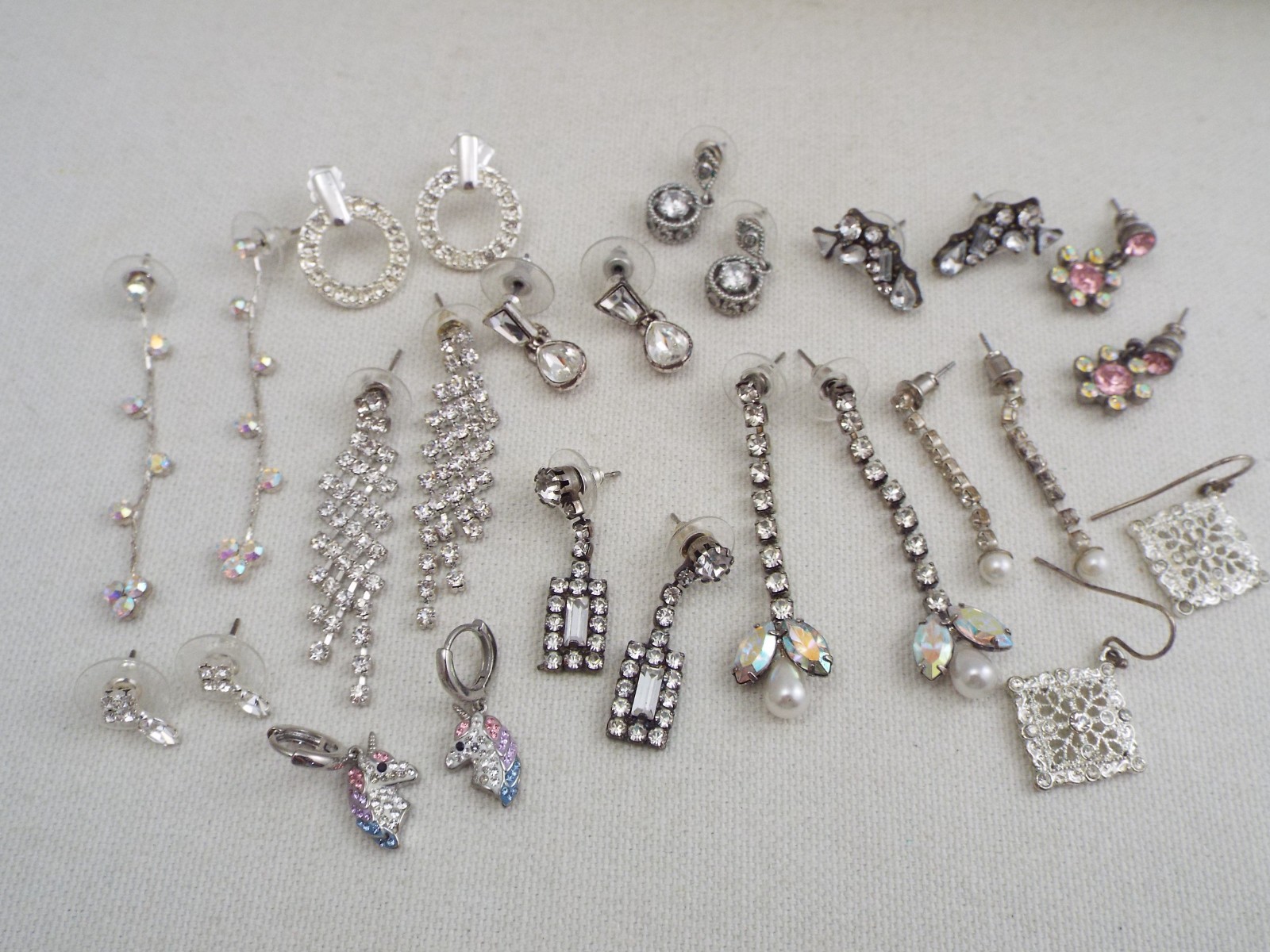 13 pr Silvertone Rhinestone Pierced Earrings Lot (B30)