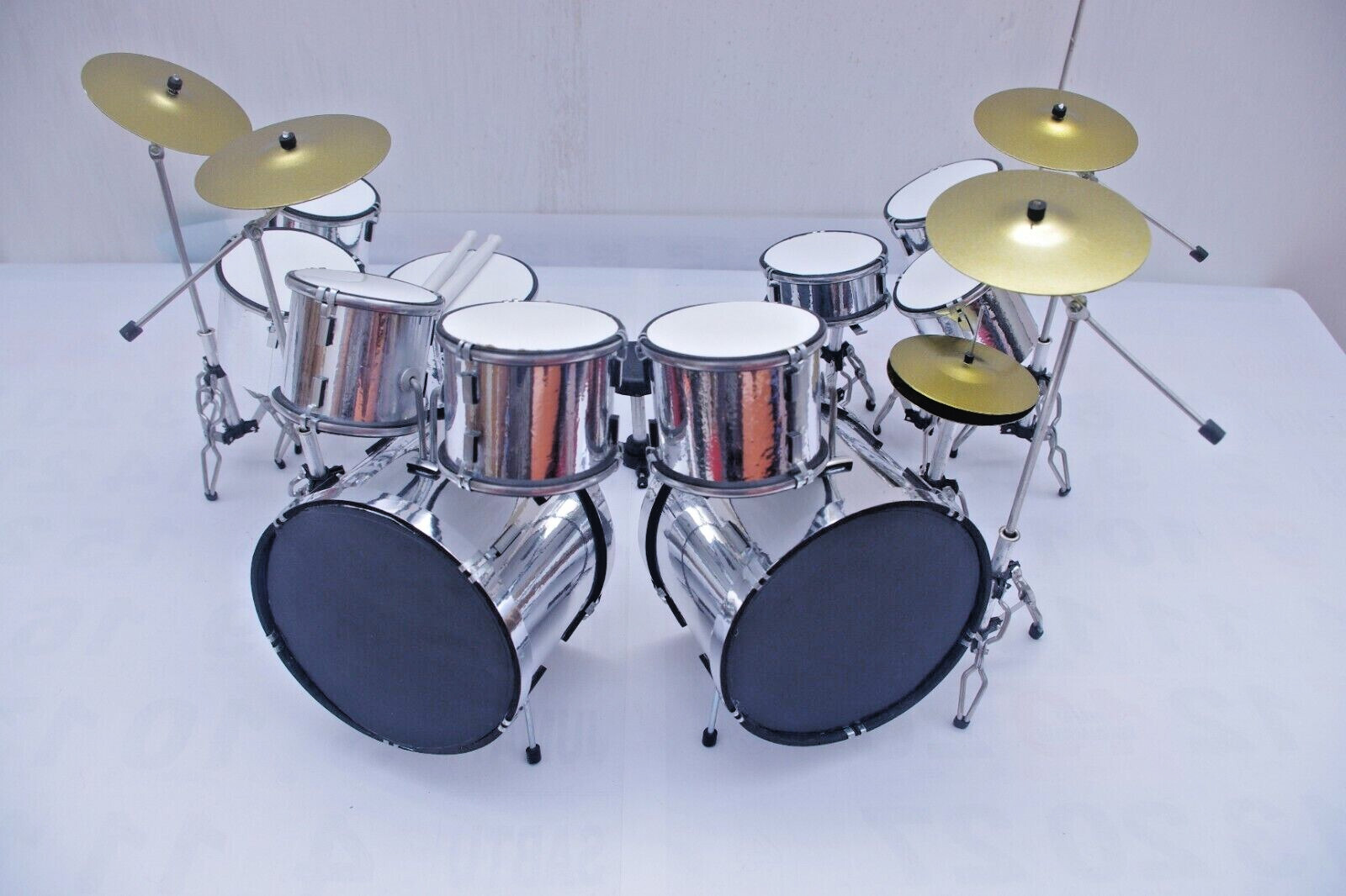 Miniature Drum Set Kit Silver Black Guitar Bass Amplifier for Display Only 1/6