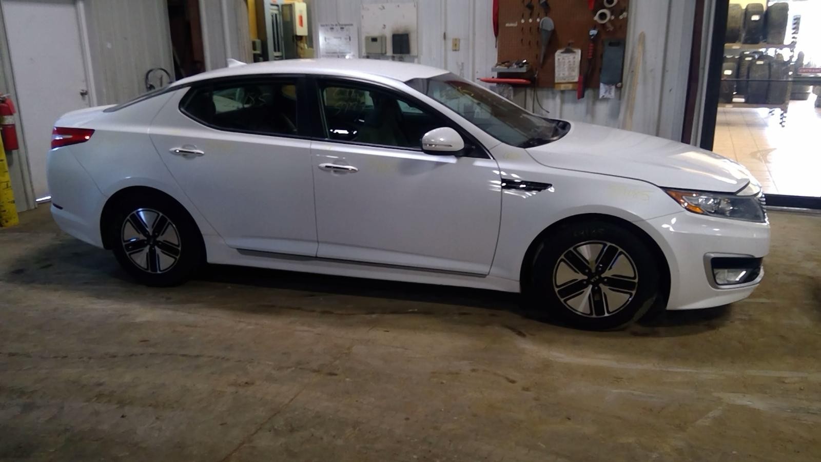 Used Keyless Entry Module fits: 2012 Kia Optima Theft-Locking keyless entry RH d