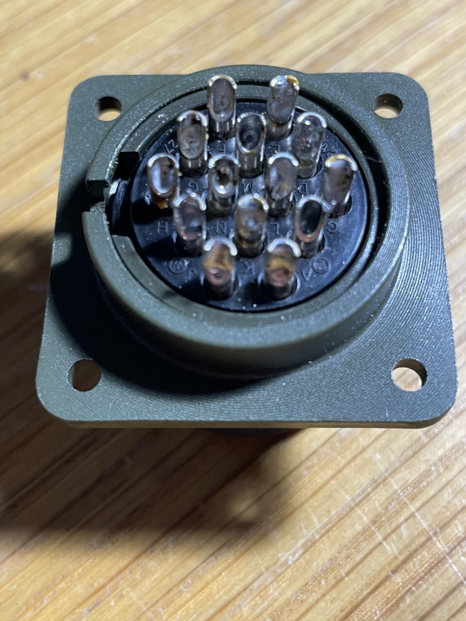 CANNON circular connector;MS3102A20-27P 14 pins panel mount connector