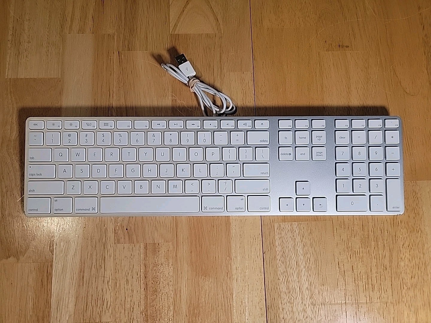 Apple Wired Keyboard Model A1243