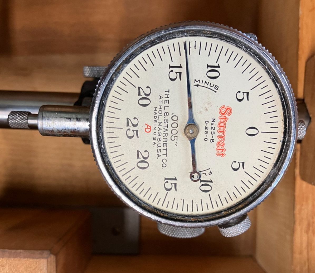 Starrett 654 Inspector's Dial Bench Gauge & 25-B Indicator